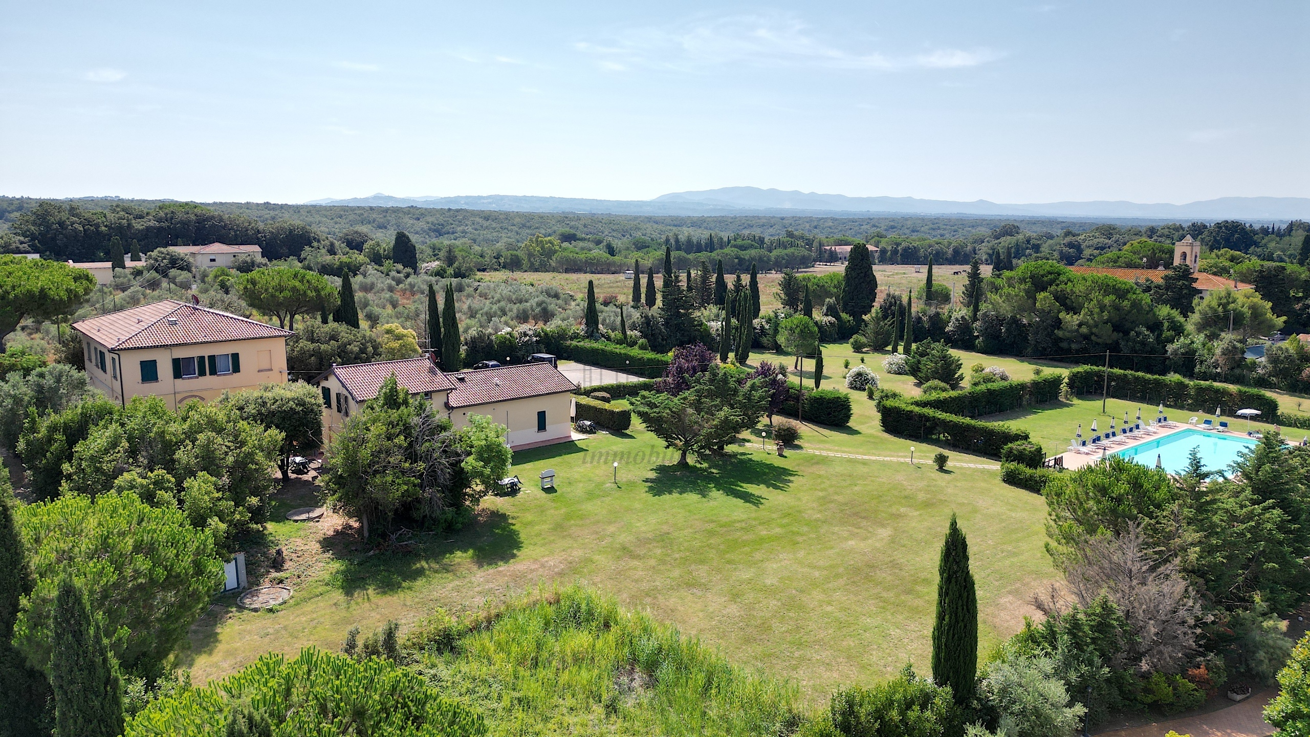 Casa indipendente con giardino in via gorizia 39, Cecina