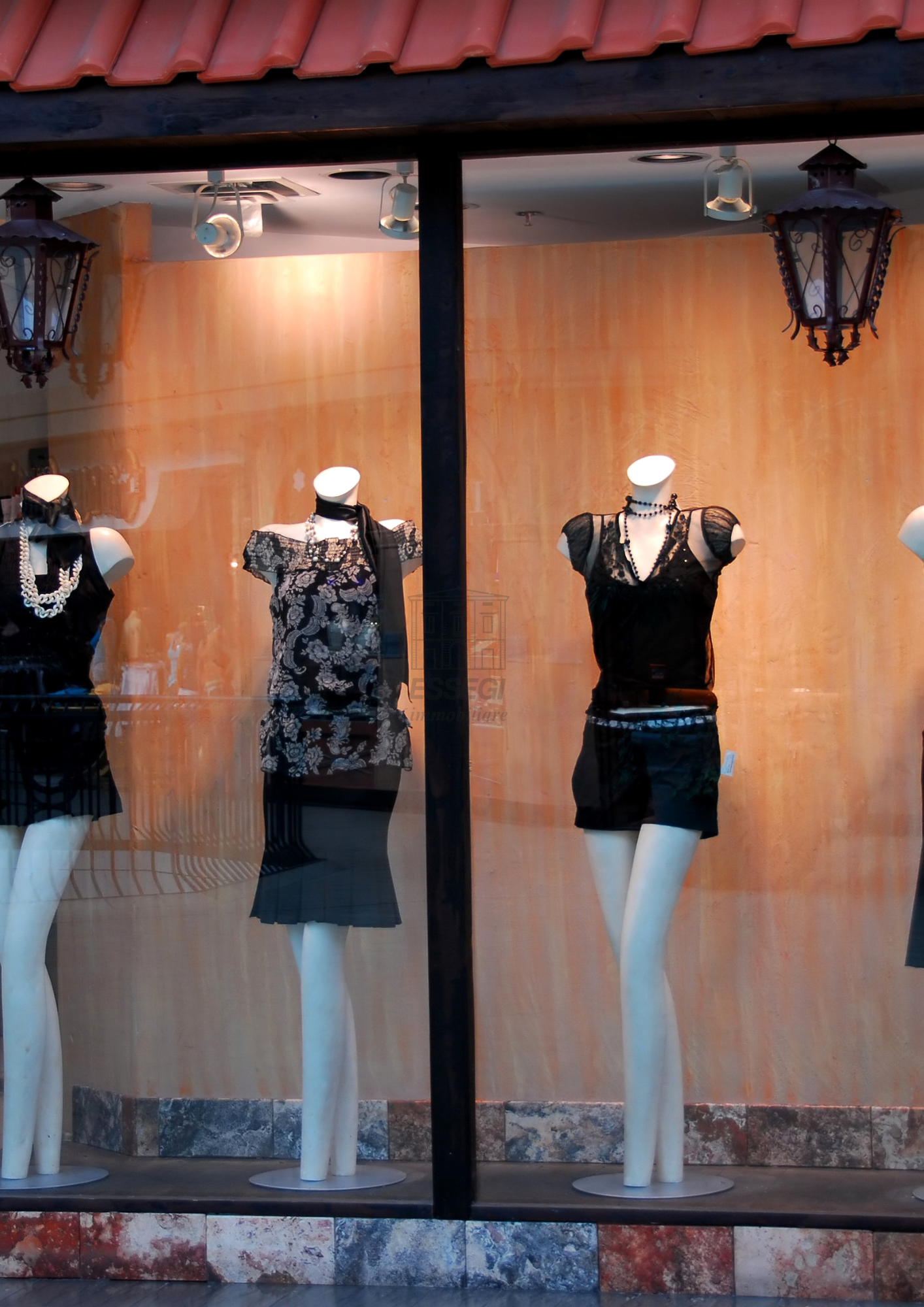 Locale commerciale in vendita in viale giovanni pacini 115, Lucca