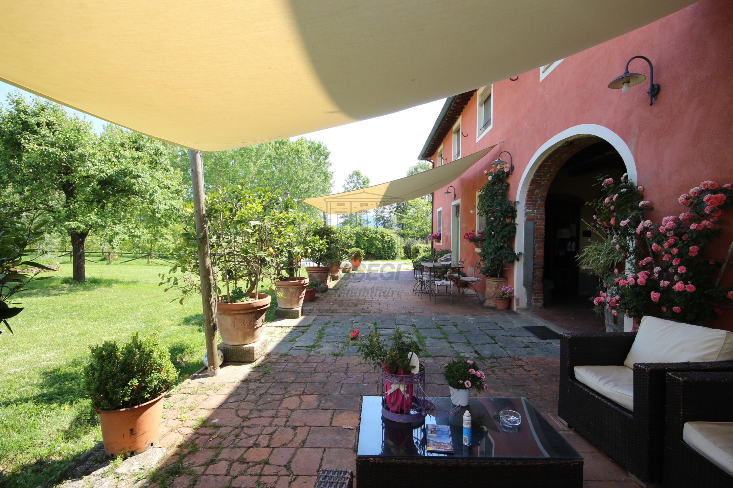 Villa con giardino in via della pieve santo stefano 563, Lucca
