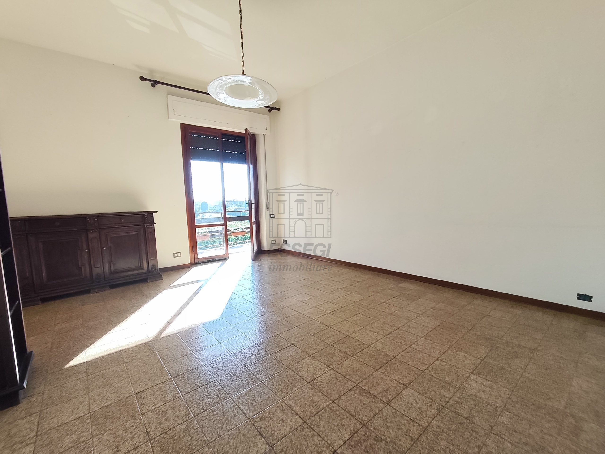 Quadrilocale con terrazzo in via dell'ave maria 72, Lucca