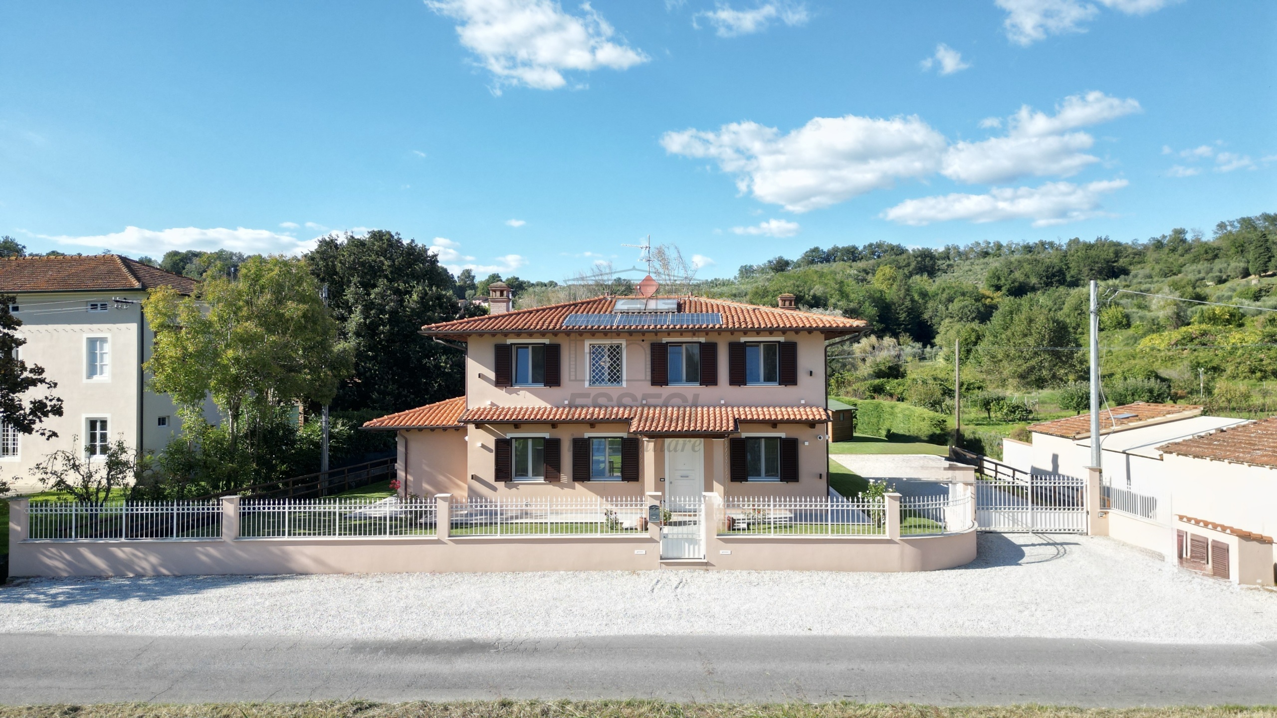 Villa con giardino in via di san ginese, Capannori