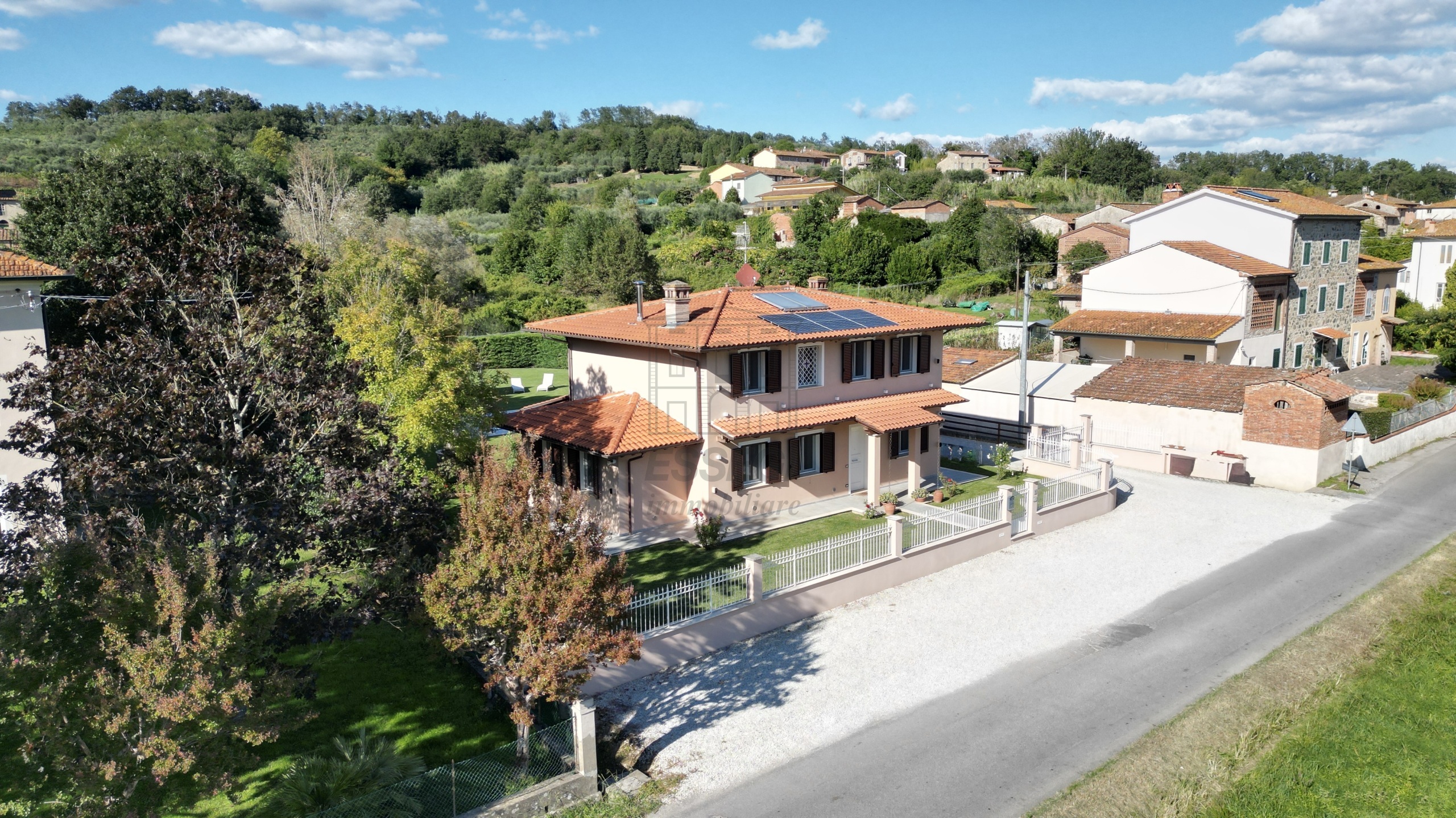 Villa con giardino in via di san ginese, Capannori