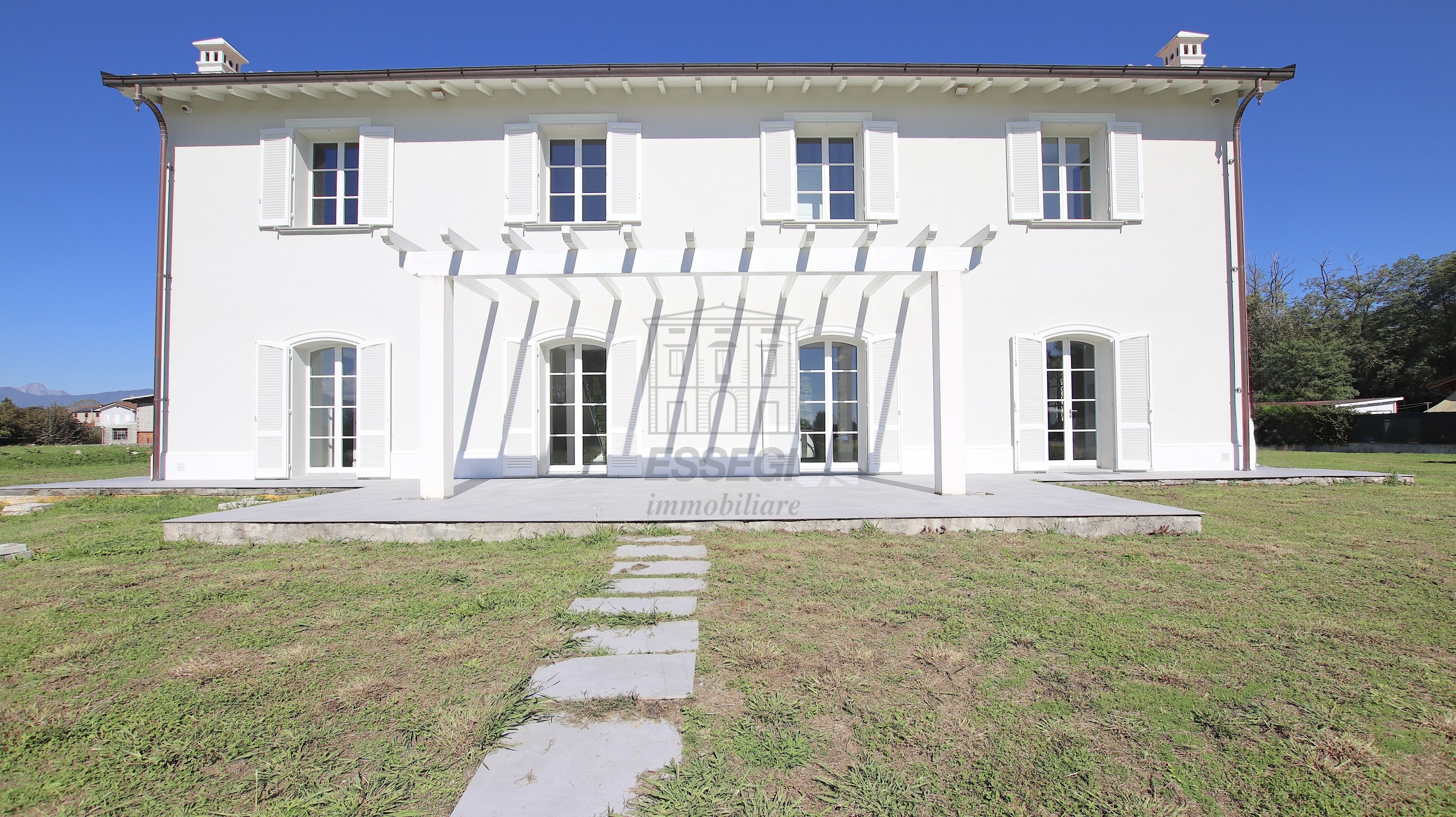 Casa indipendente con giardino in via don emilio angeli, Lucca