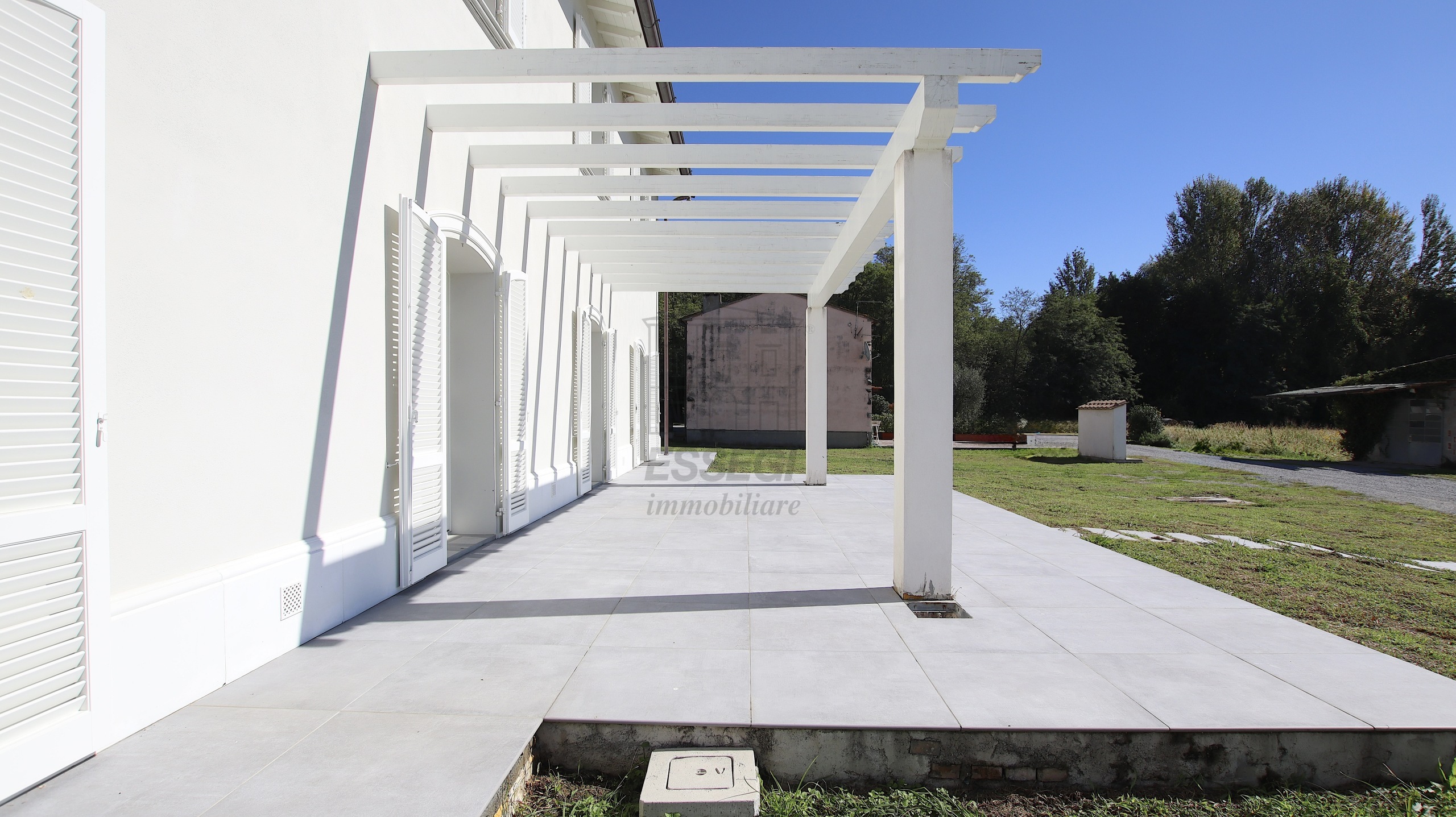 Casa indipendente con giardino in via don emilio angeli, Lucca