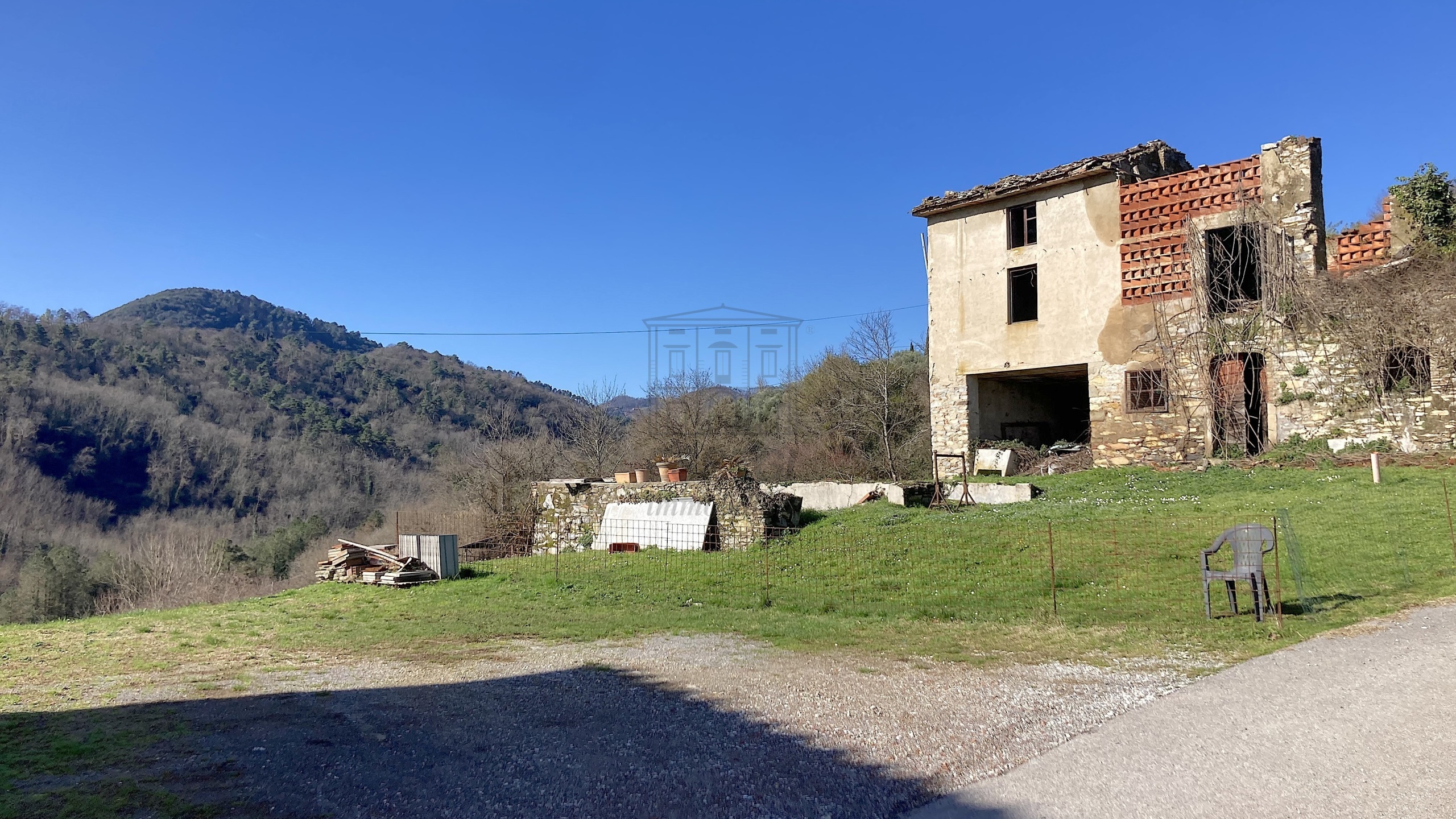 Casa indipendente da ristrutturare in via di villa pardini lucca, Lucca