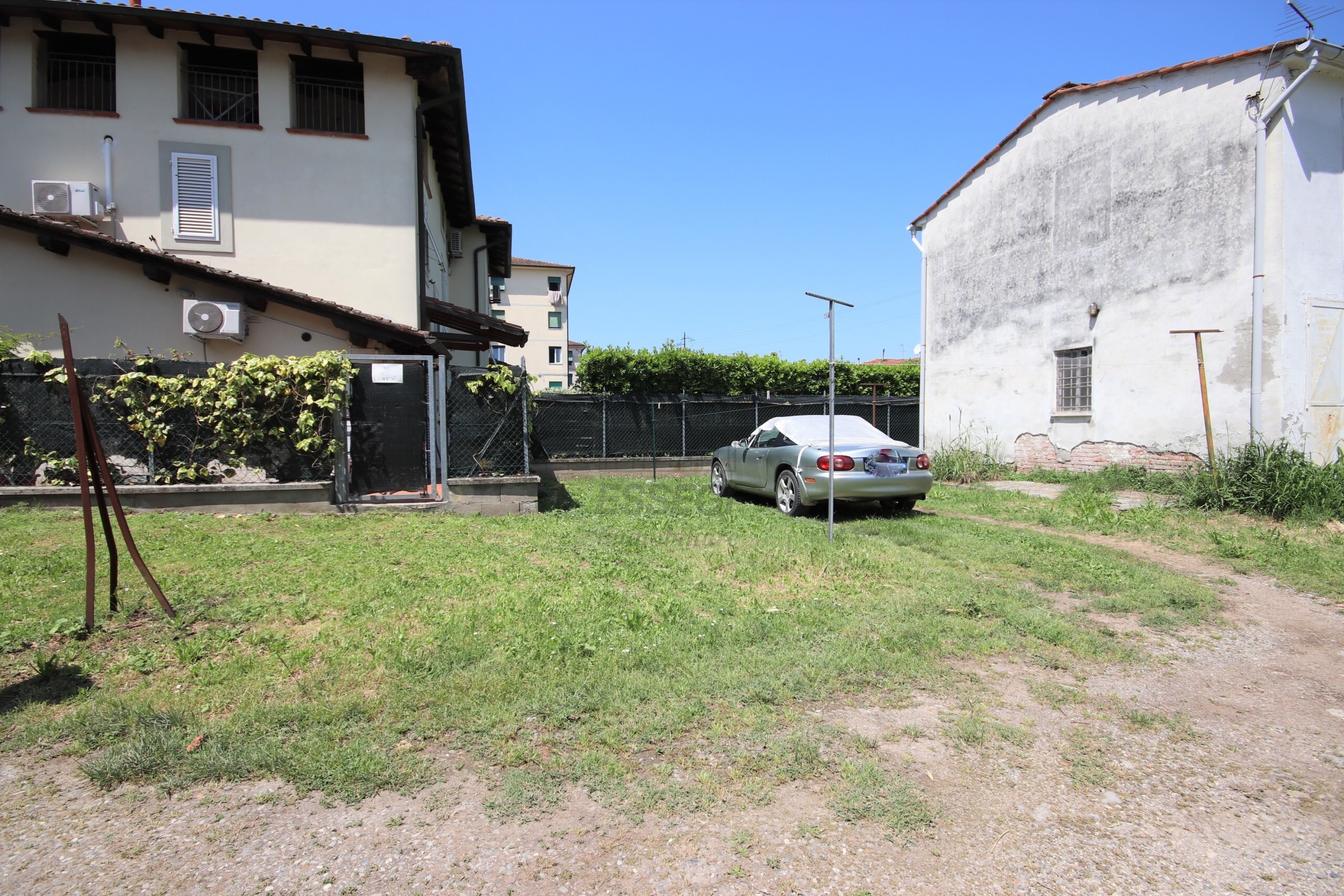 Casa indipendente con giardino in via giorgini giovan battista 143, Lucca
