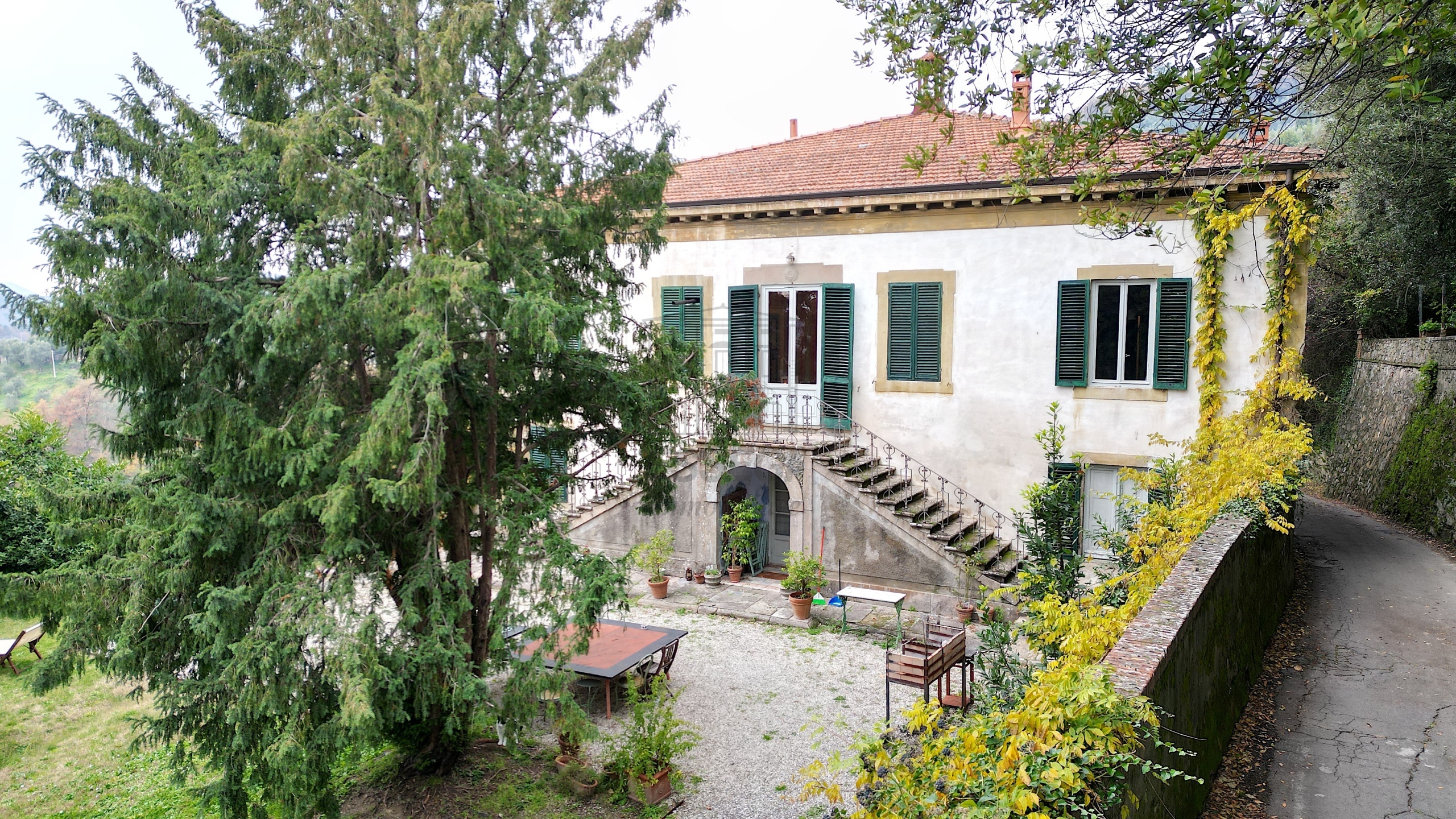 Villa con giardino in sp1 4590, Lucca