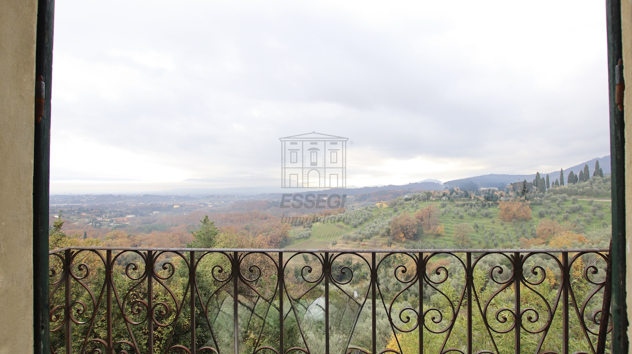 Villa con giardino in sp1 4590, Lucca