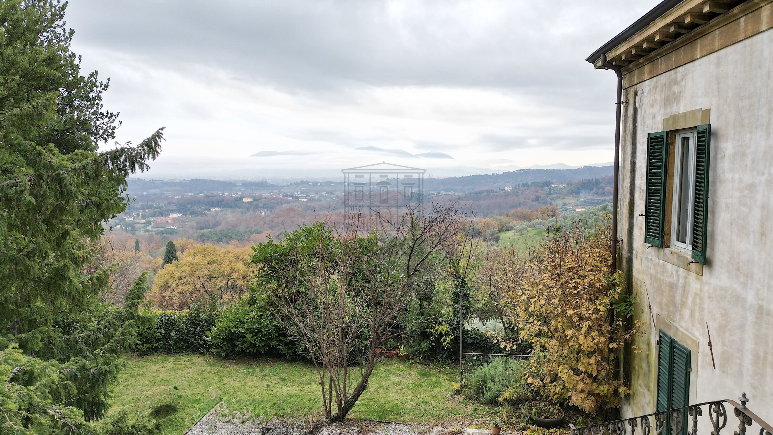 Villa con giardino in sp1 4590, Lucca