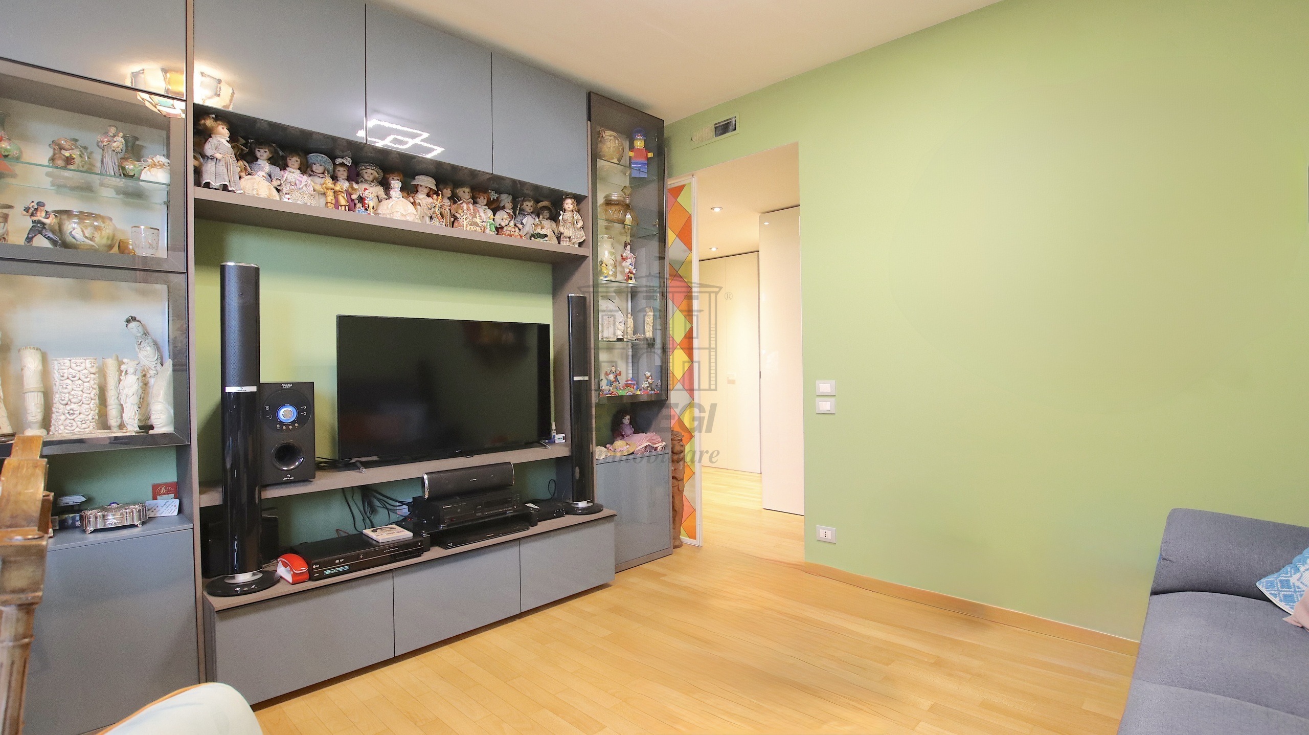 Appartamento con terrazzo in piazza della croce 49, Lucca