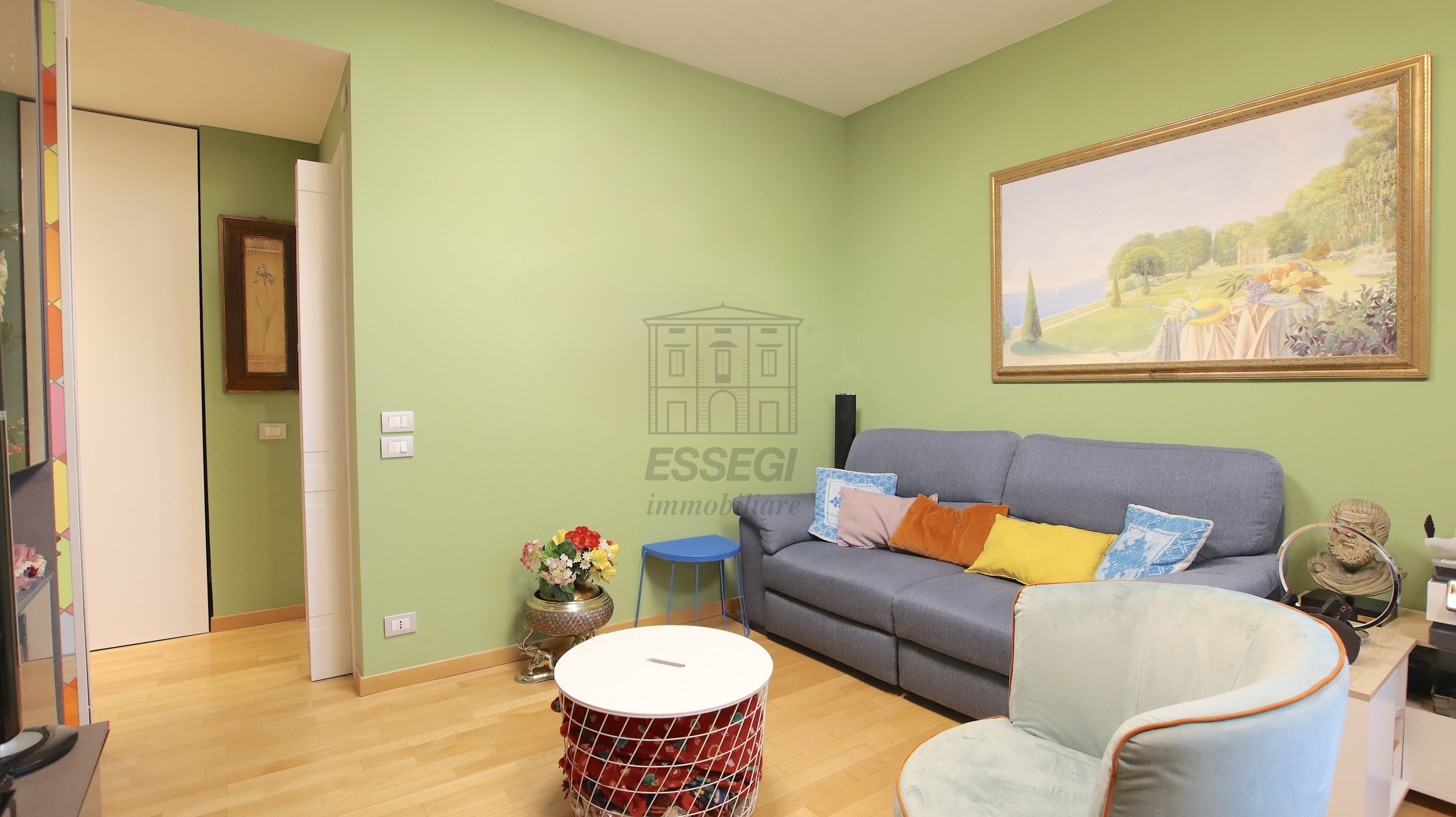 Appartamento con terrazzo in piazza della croce 49, Lucca