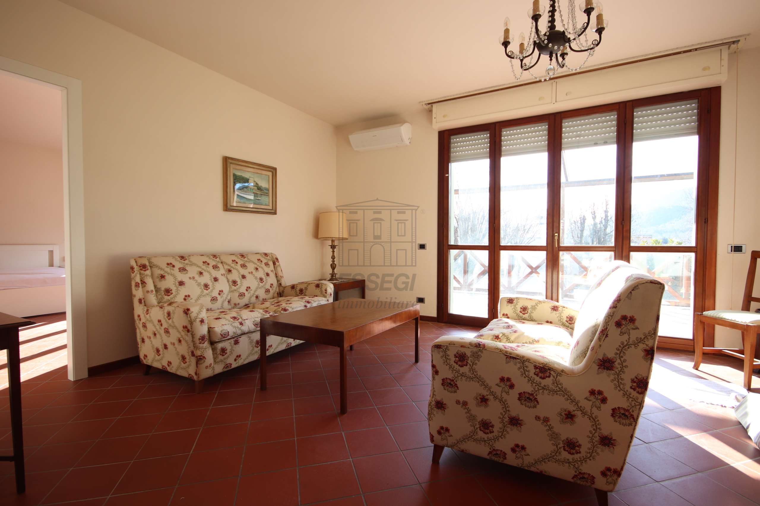 Appartamento con terrazzo in via san donato 100, Lucca