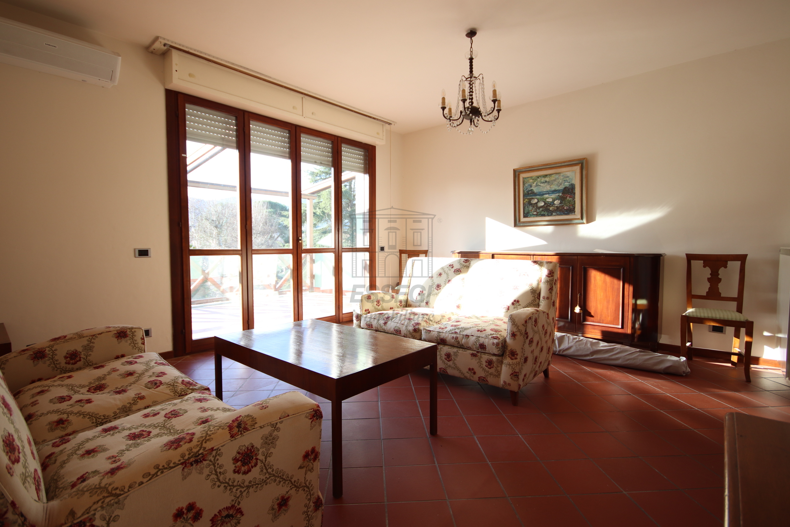 Appartamento con terrazzo in via san donato 100, Lucca