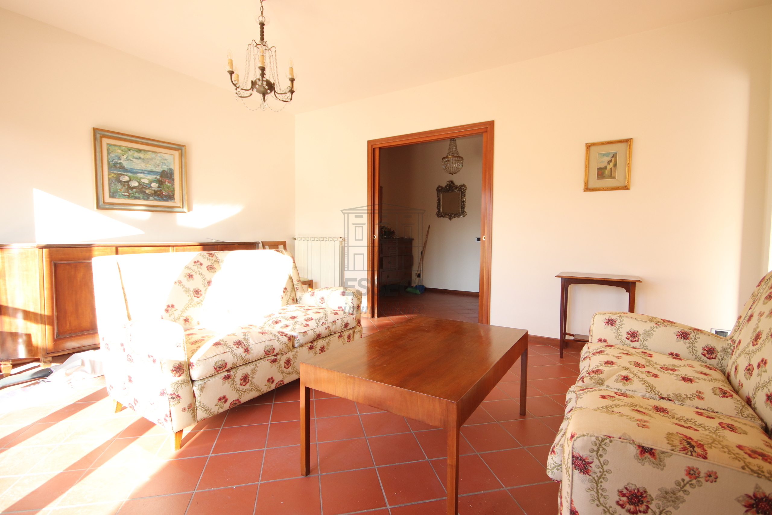 Appartamento con terrazzo in via san donato 100, Lucca