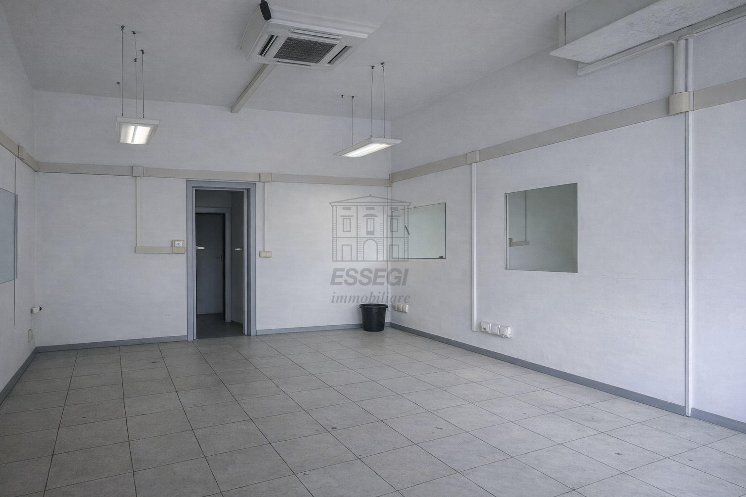 Locale commerciale in vendita in via barsanti e matteucci 43, Lucca