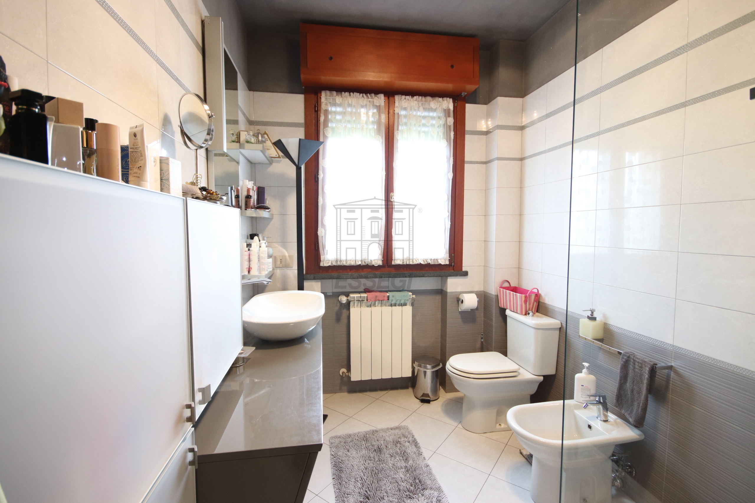 Casa indipendente con giardino in via romana ovest rughi, Lucca