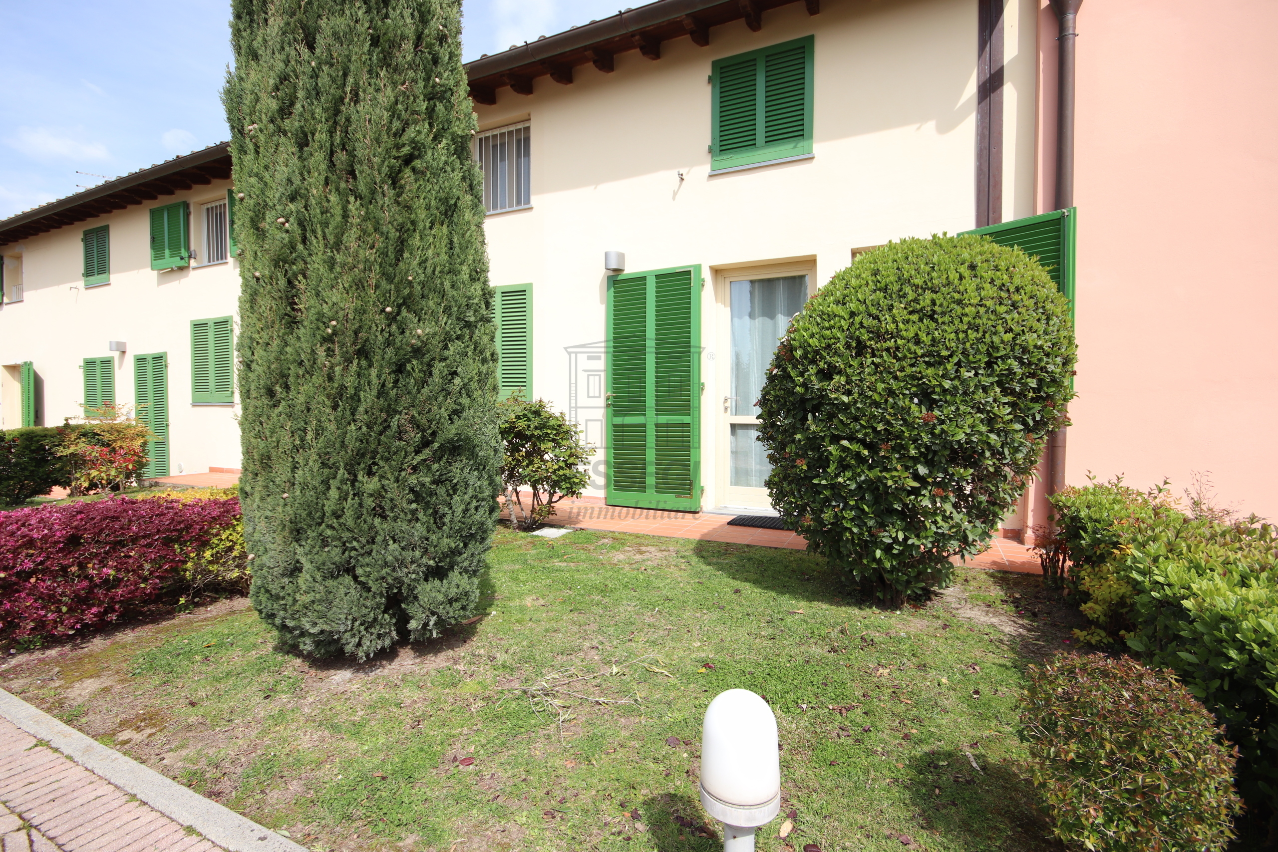 Casa indipendente con giardino in via della collegiata 3, Montecarlo
