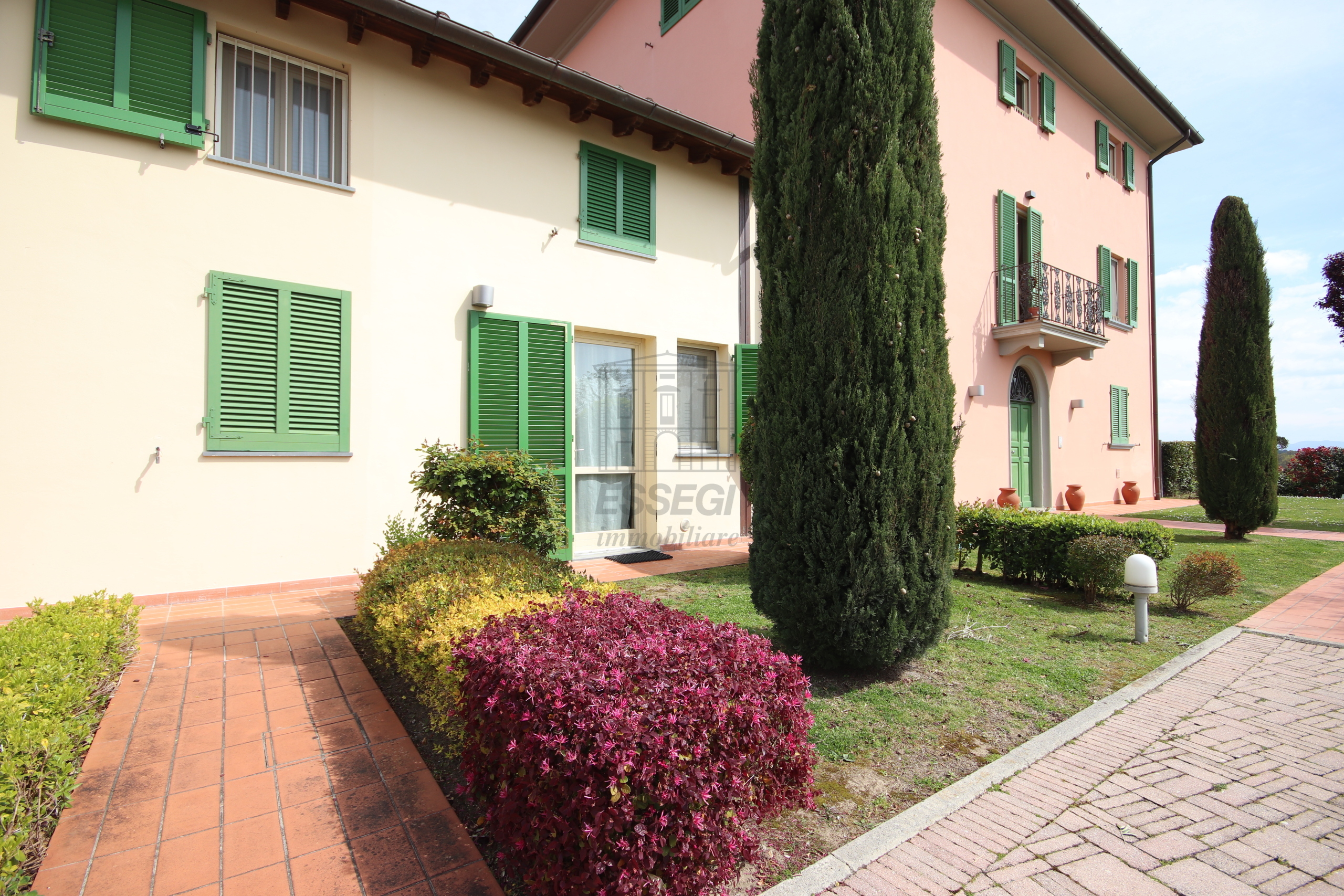 Casa indipendente con giardino in via della collegiata 3, Montecarlo