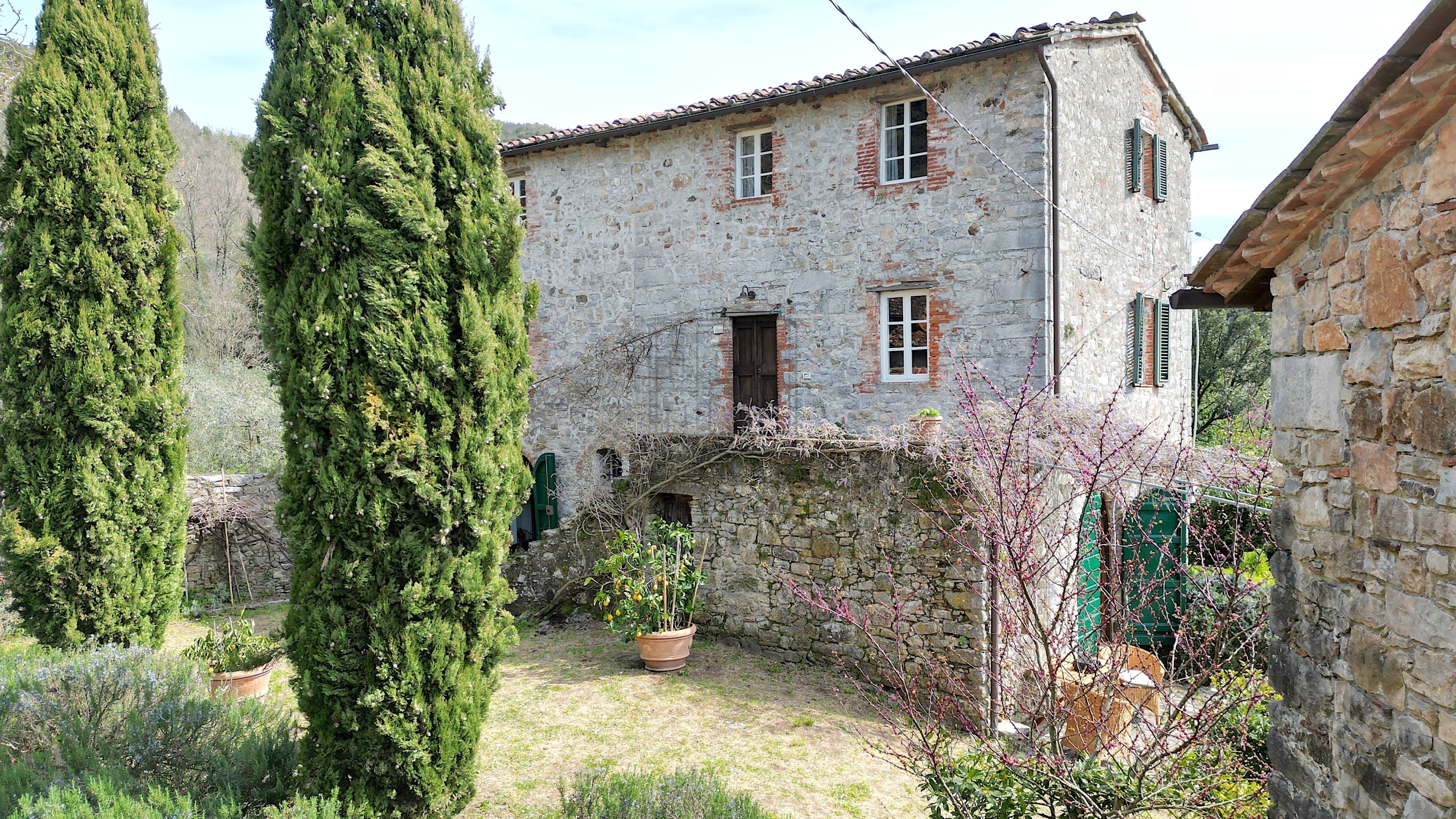 Casa indipendente con giardino a Lucca