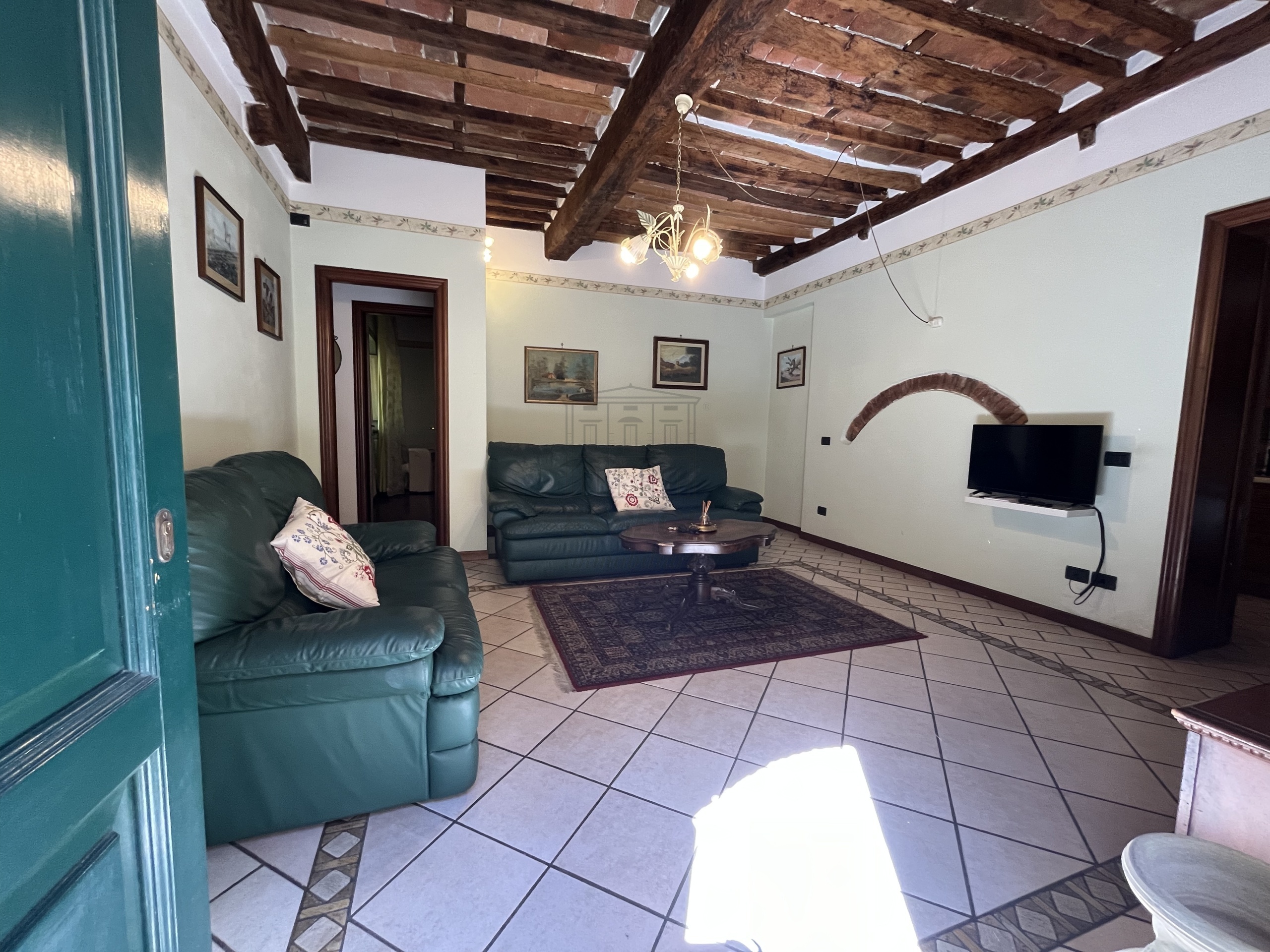 Appartamento ristrutturato in via pelleria, Lucca