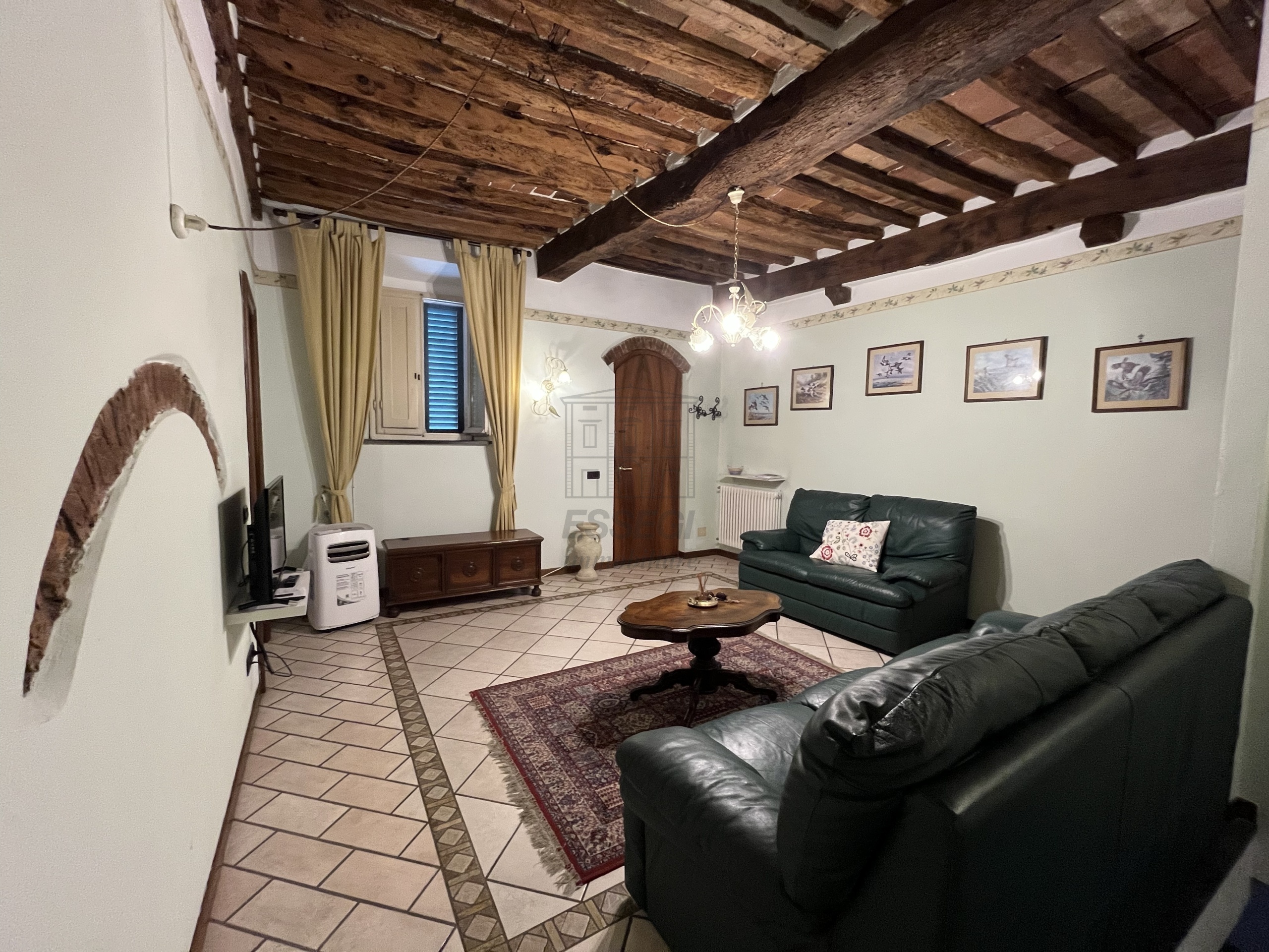 Appartamento ristrutturato in via pelleria, Lucca