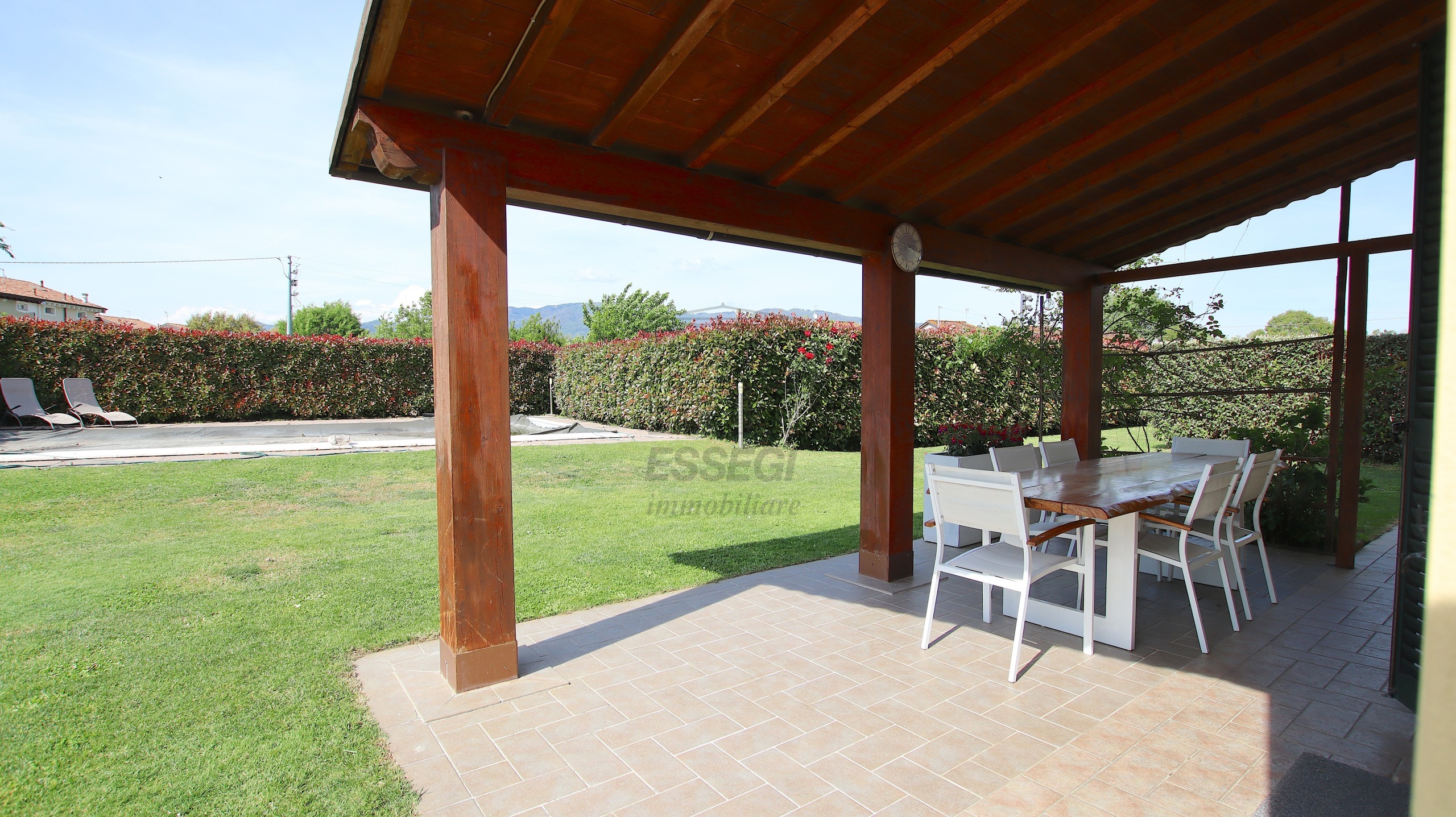 Villa con giardino in via lombarda lammari 293, Capannori