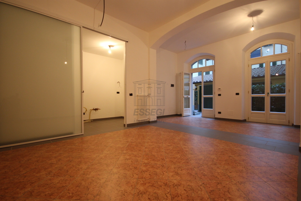 Appartamento ristrutturato in via arcivescovato, Lucca