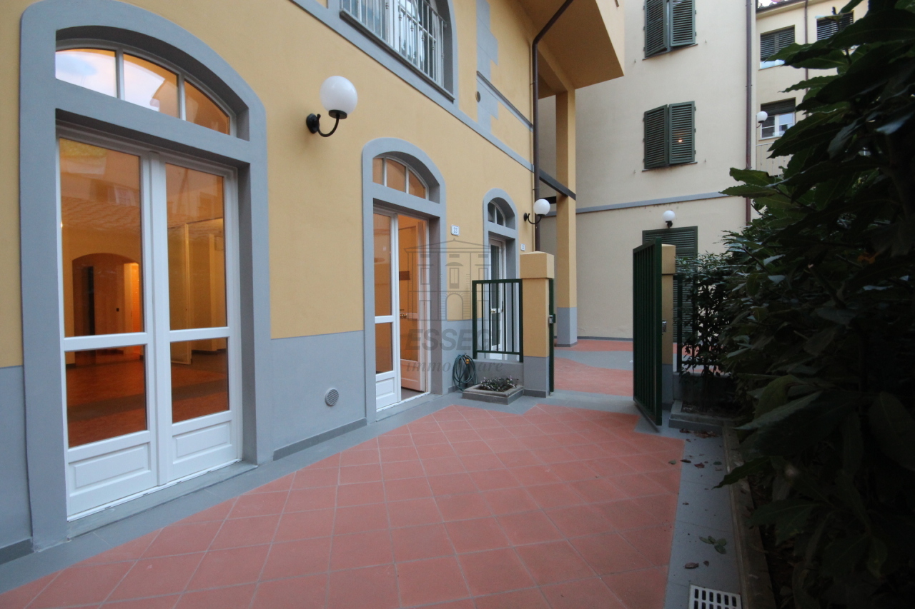 Appartamento ristrutturato in via arcivescovato, Lucca