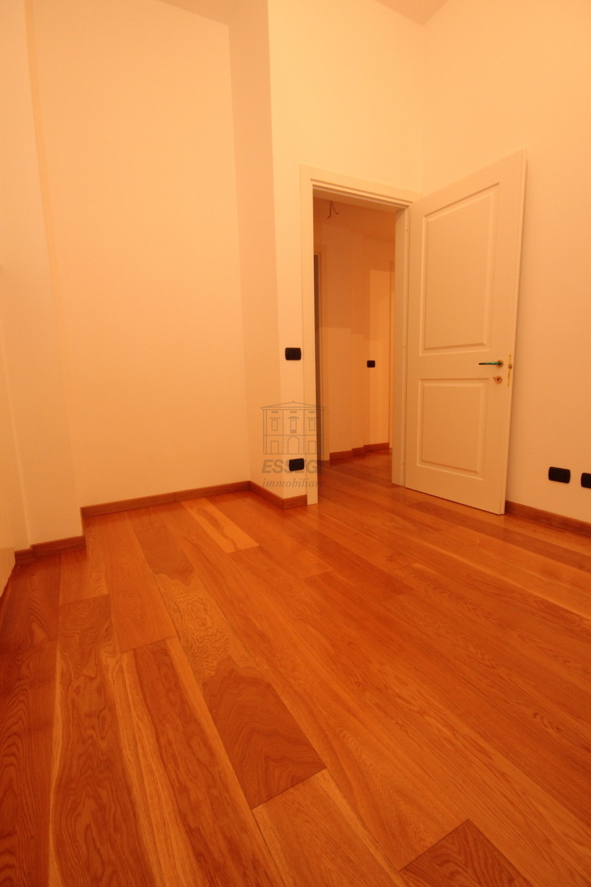 Appartamento ristrutturato in via arcivescovato, Lucca