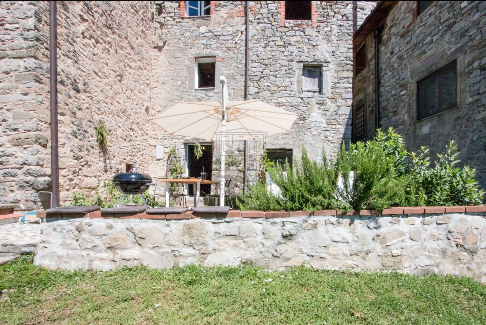 Casa indipendente con giardino in localit� carraia 7, Pescaglia