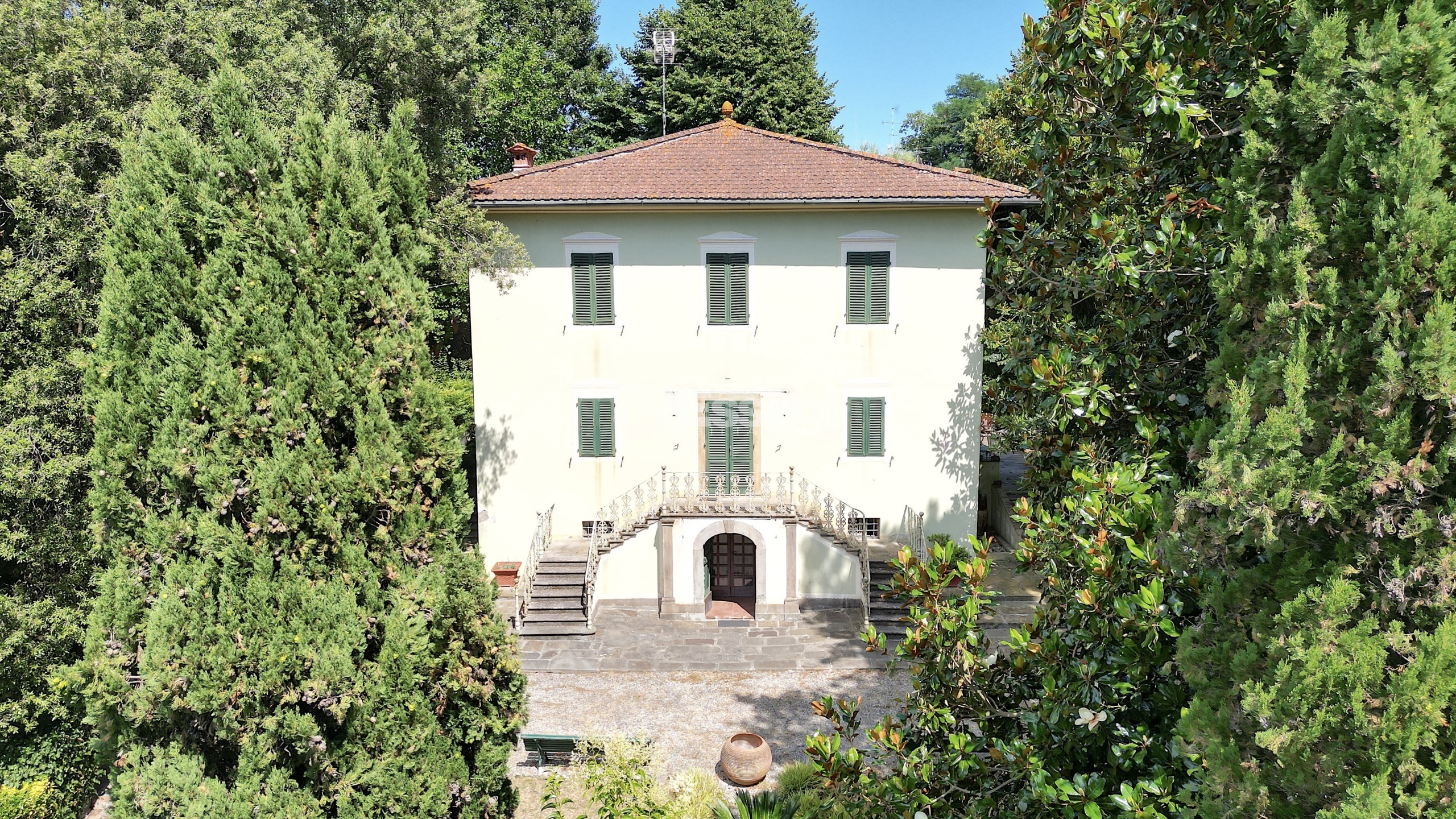 Villa con giardino, Lucca sud