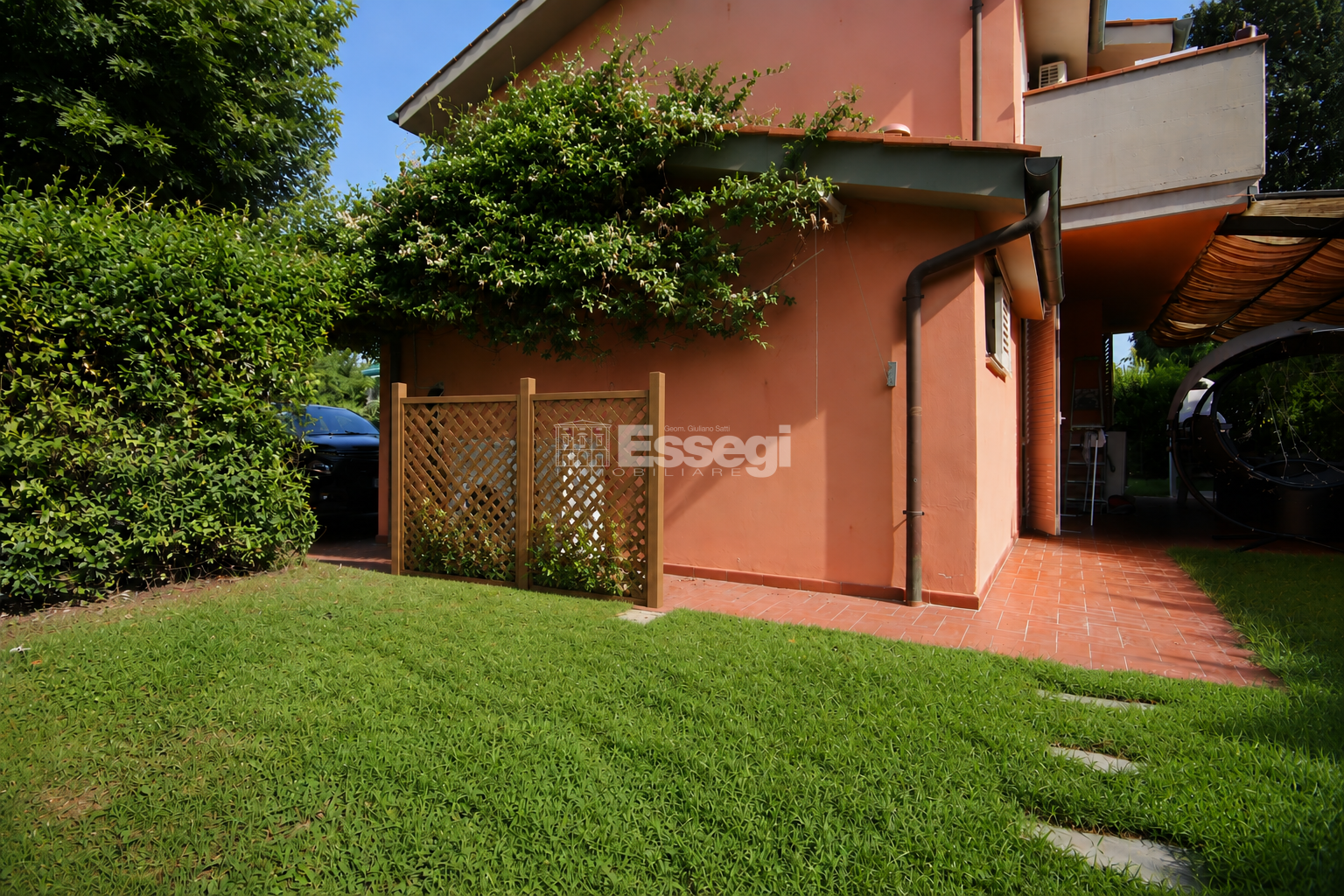 Villa con giardino in via pesciatina 1194, Lucca