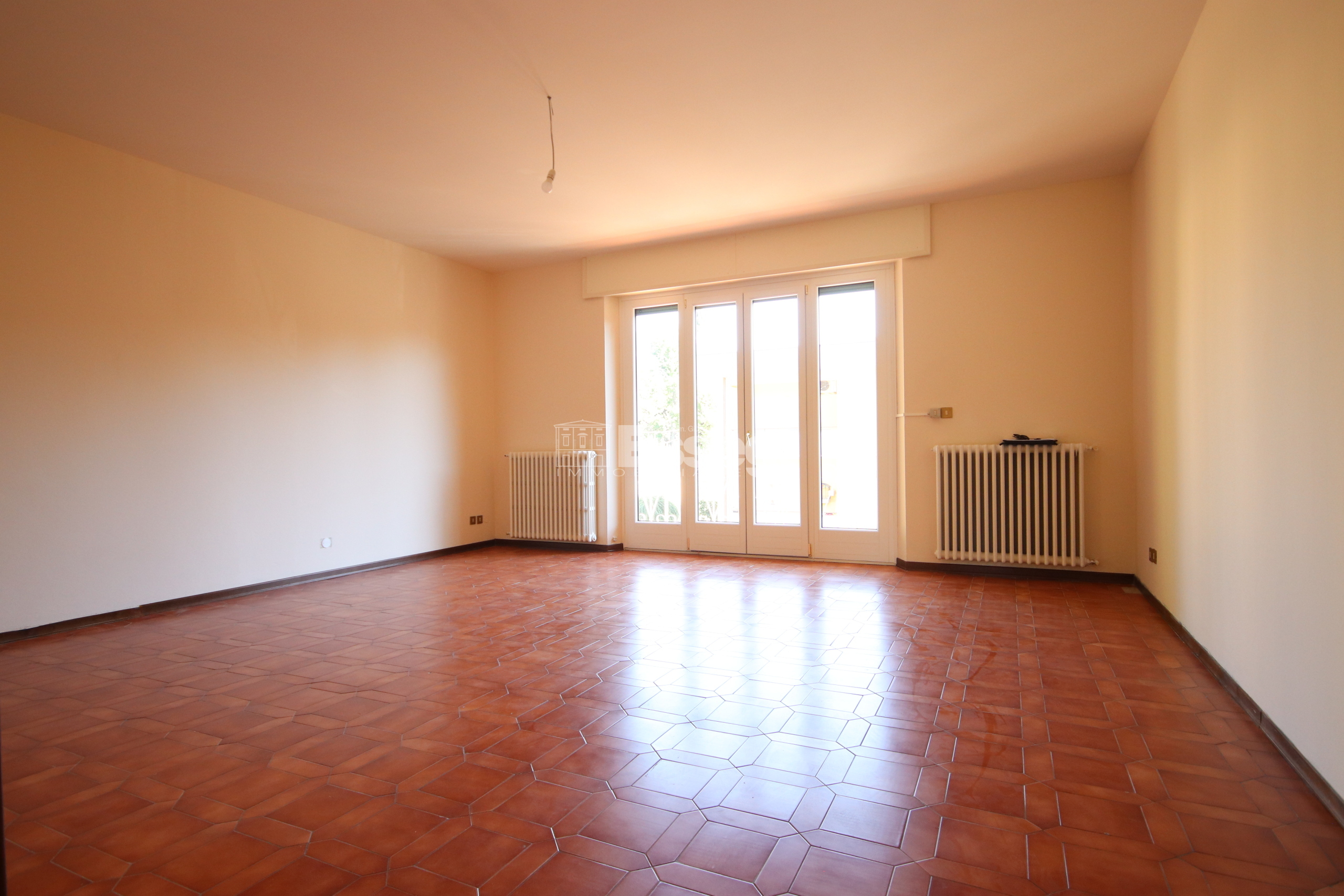 Appartamento con giardino in via della grotta 251, Lucca