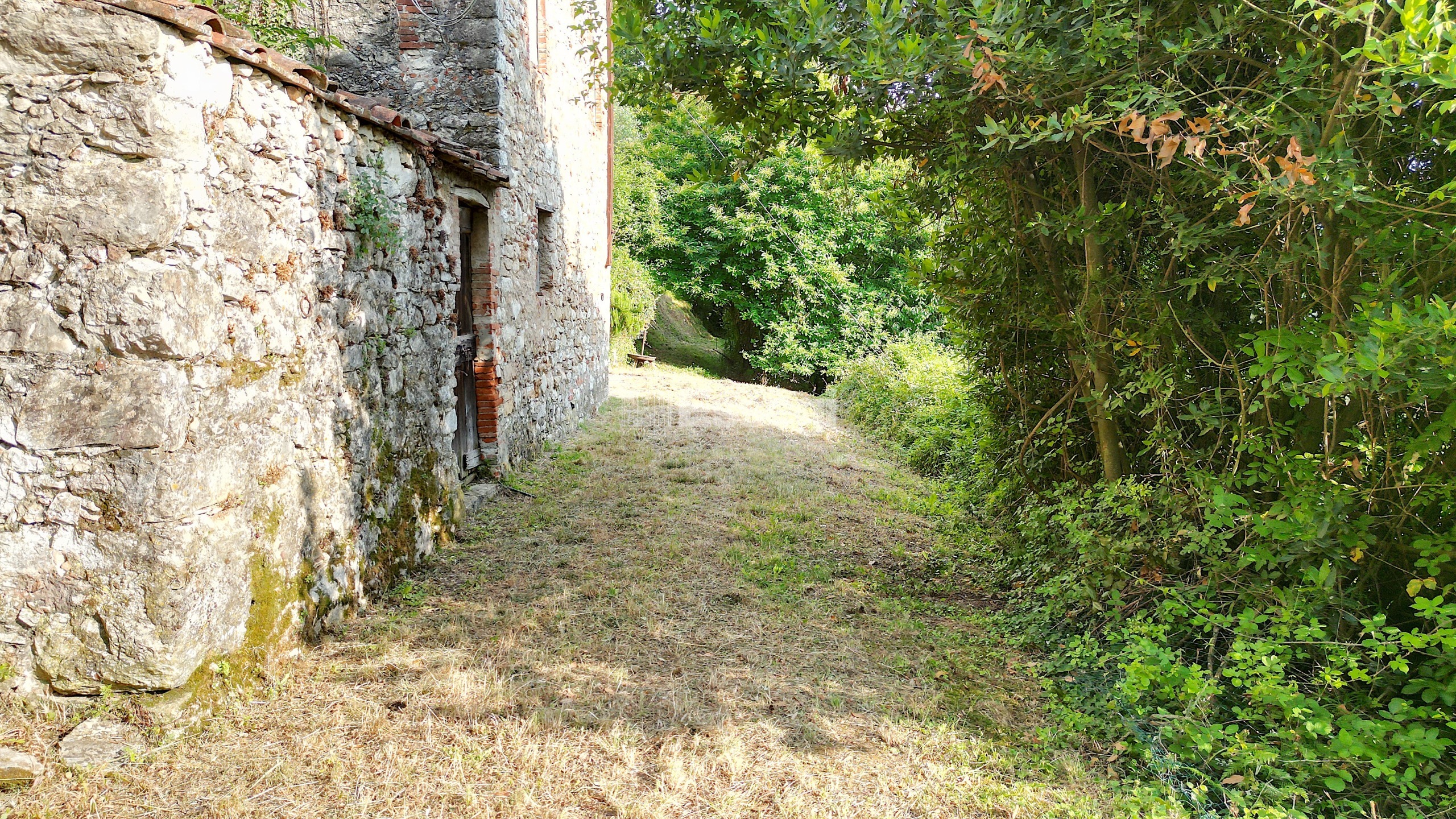 Casa indipendente da ristrutturare in domazzano 8, Borgo a Mozzano