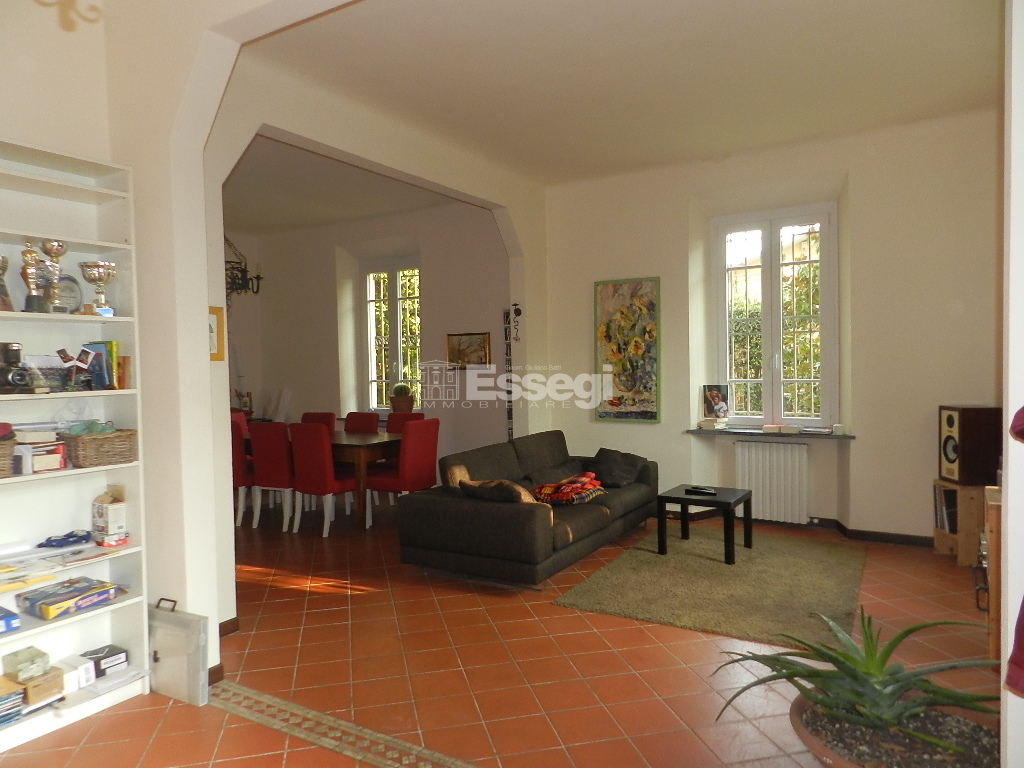 Villa con giardino in via di sorbano san concordio, Lucca