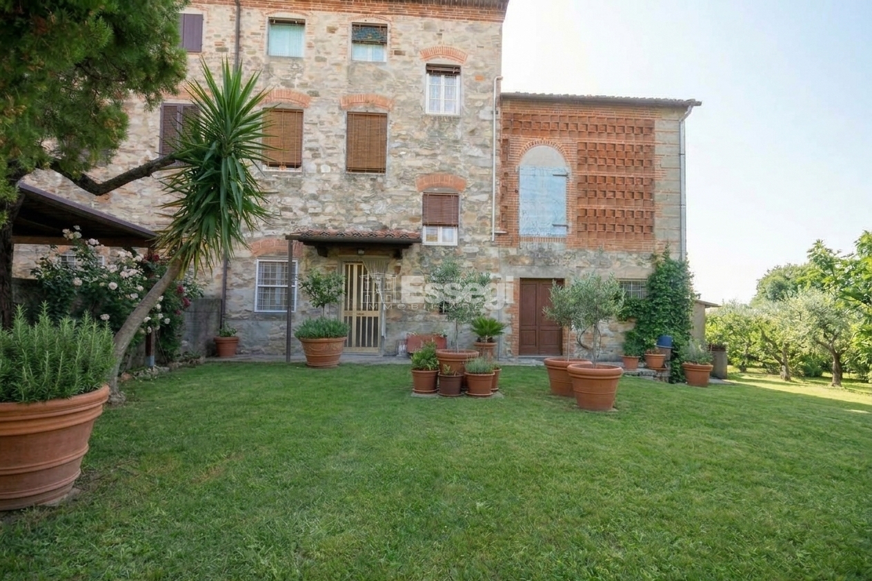 Casa indipendente con giardino in via di san ginese san ginese 188, Capannori