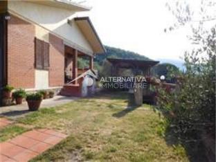 Casa indipendente con giardino, Lucca aquilea