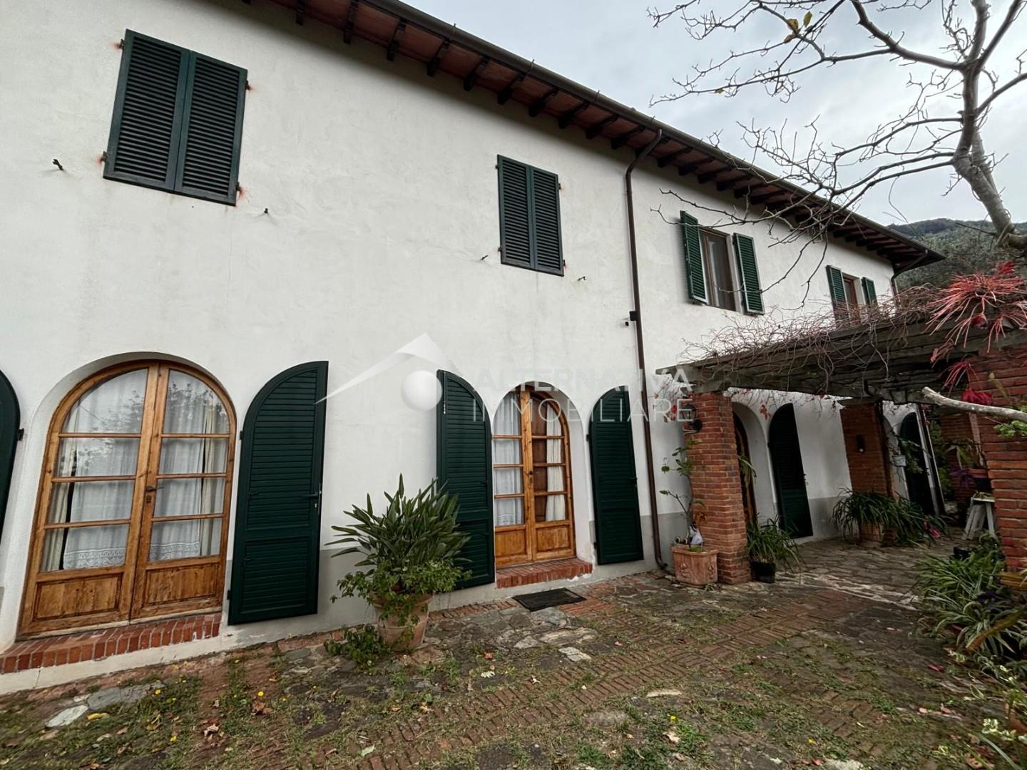 Villa Bifamiliare con terrazzi a San Giuliano Terme