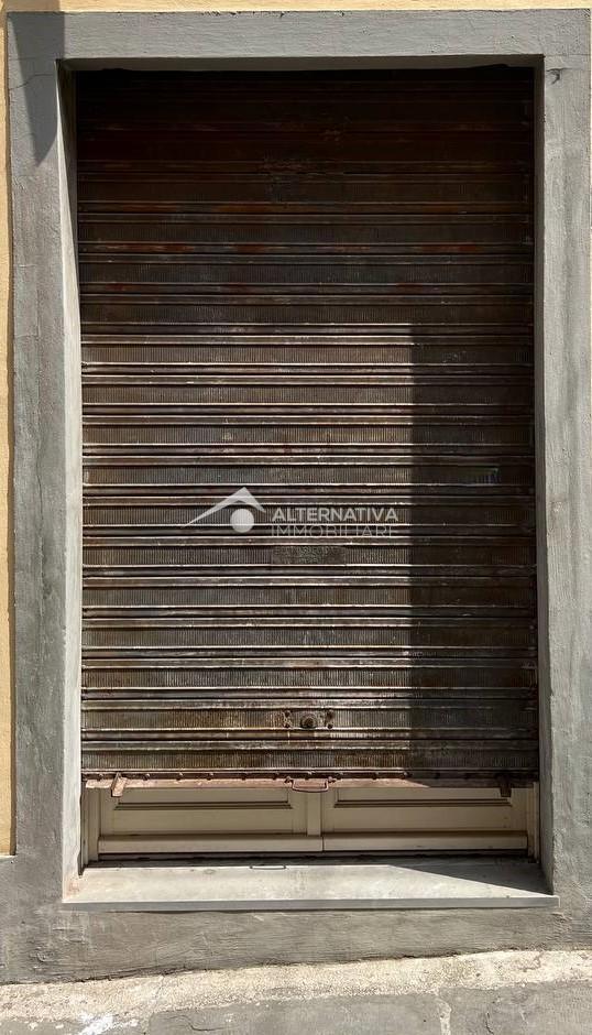 Locale commerciale in vendita a Pisa