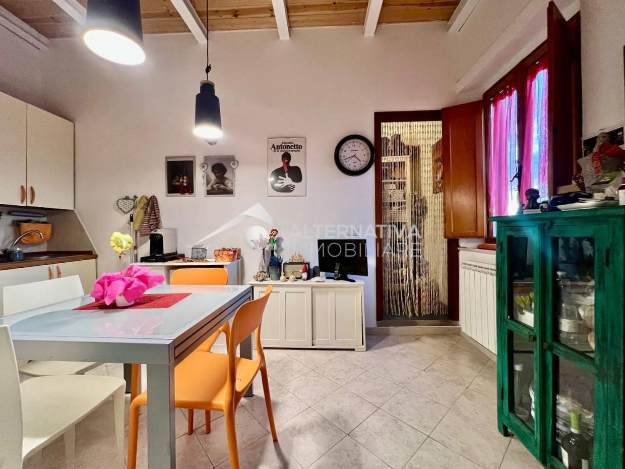 Bilocale ristrutturato, Vicopisano uliveto terme