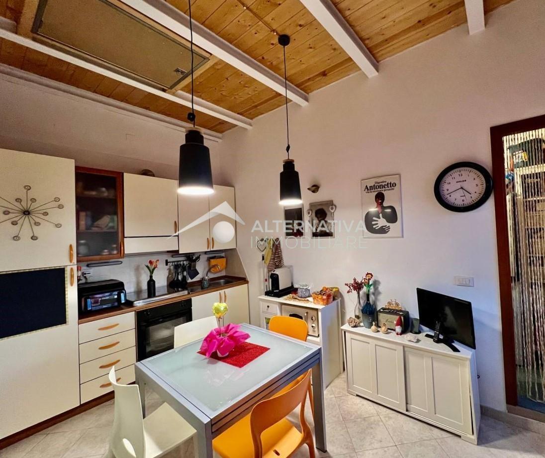 Bilocale ristrutturato, Vicopisano uliveto terme