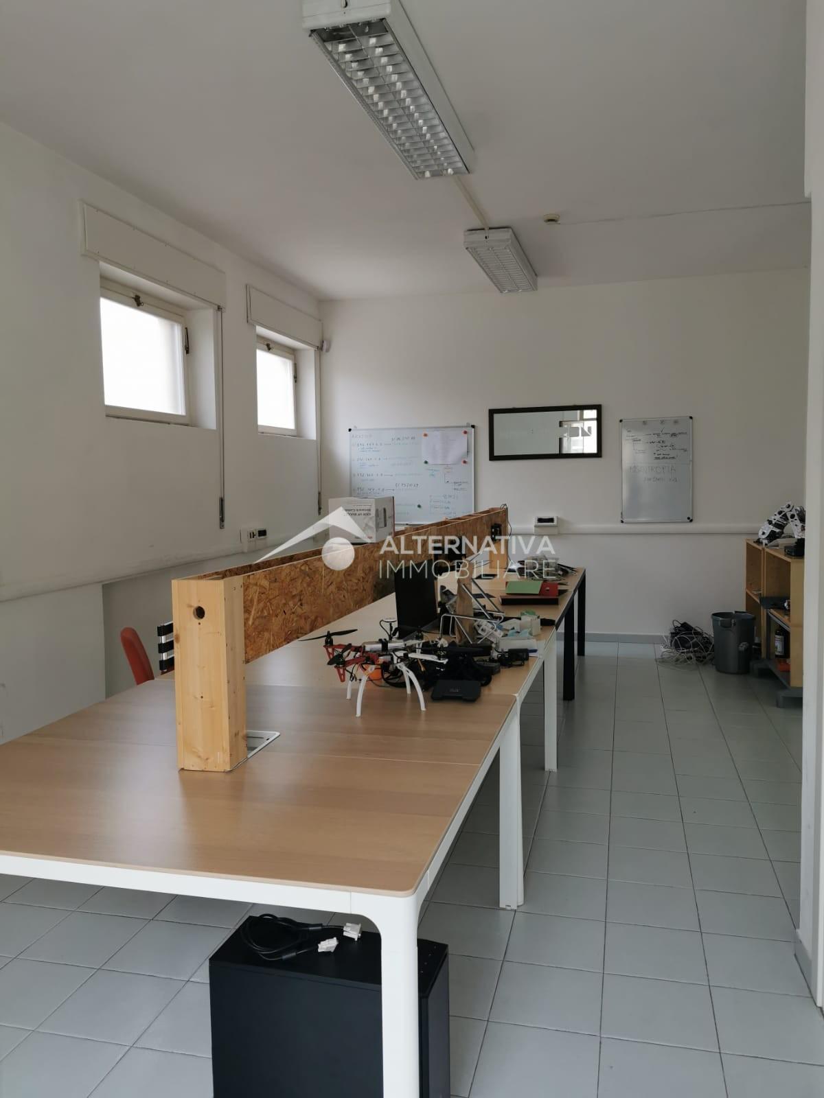 Locale commerciale in affitto, Pisa porta a lucca