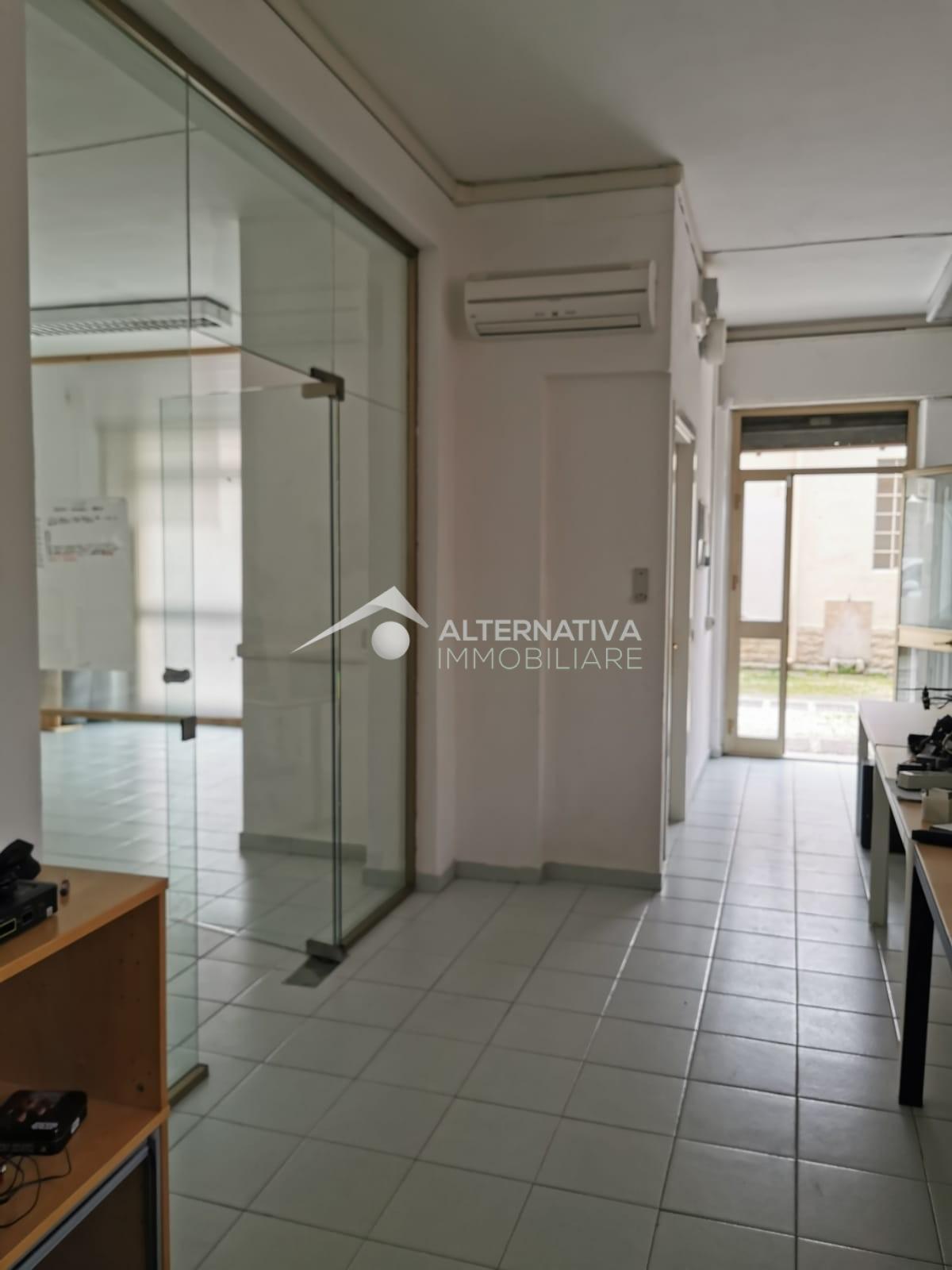 Locale commerciale in affitto, Pisa porta a lucca