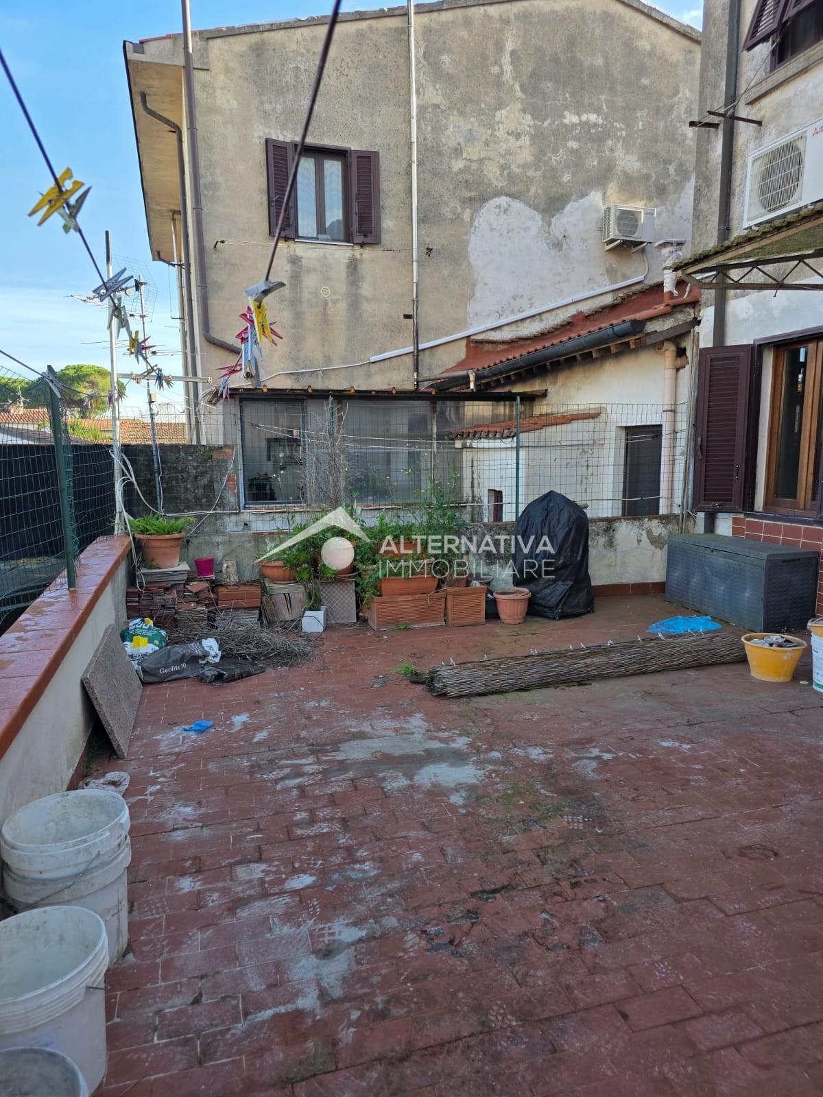 Trilocale con terrazzo, Vicopisano san giovanni alla vena