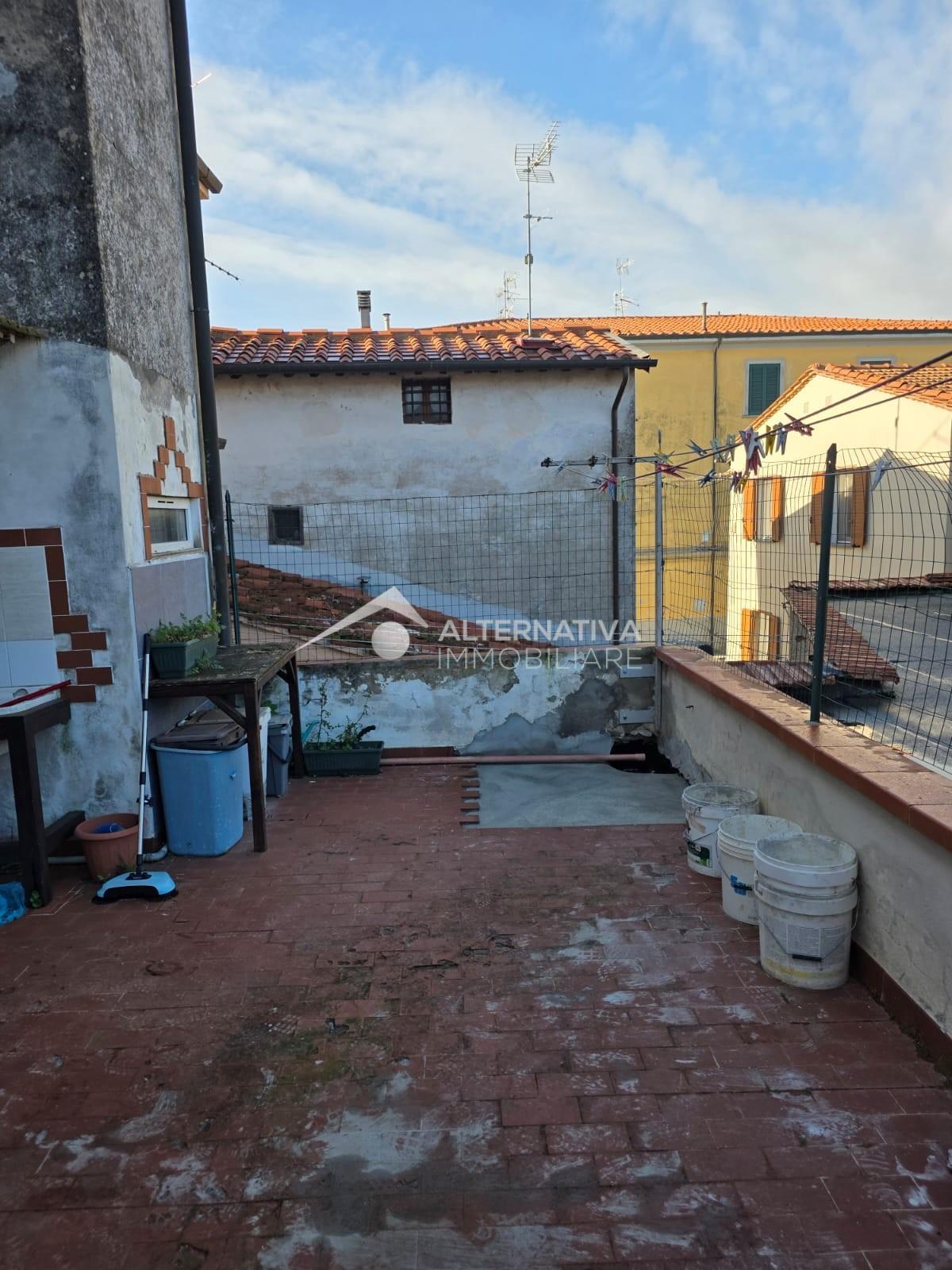 Trilocale con terrazzo, Vicopisano san giovanni alla vena