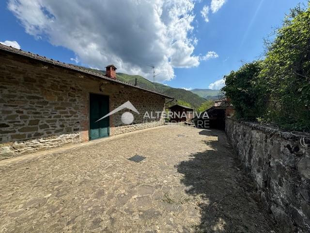 Casa indipendente con giardino, Castel San Niccol� cetica