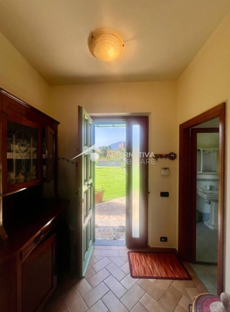 Villa Bifamiliare con giardino, Camaiore marignana