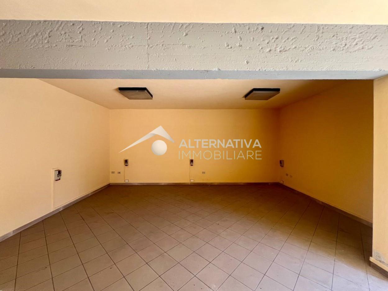 Locale commerciale in affitto, San Giuliano Terme ghezzano