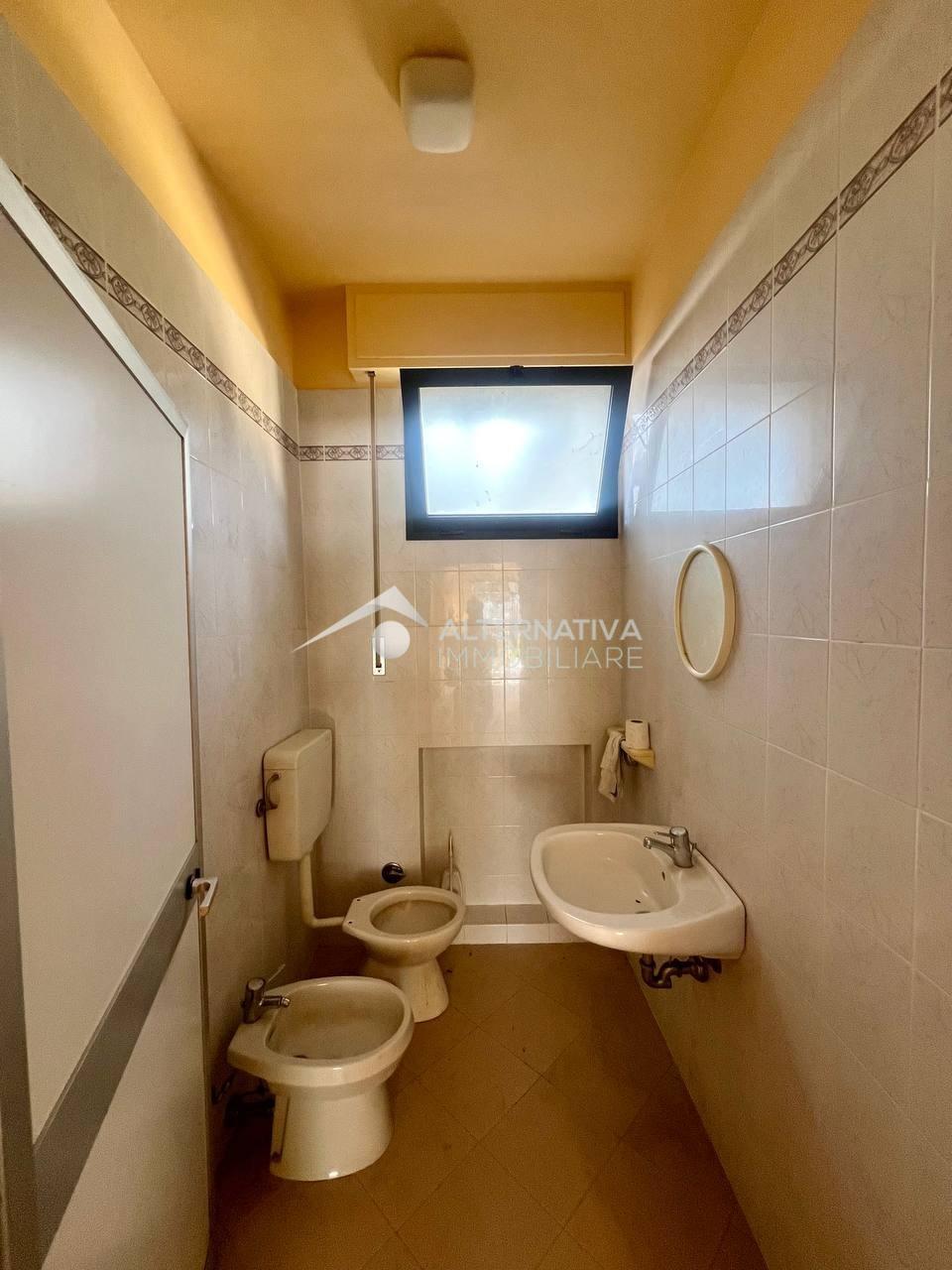 Locale commerciale in affitto, San Giuliano Terme ghezzano