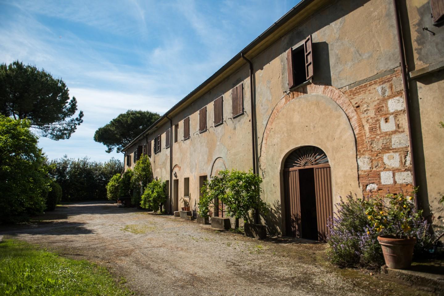 Rustico con giardino a Pisa